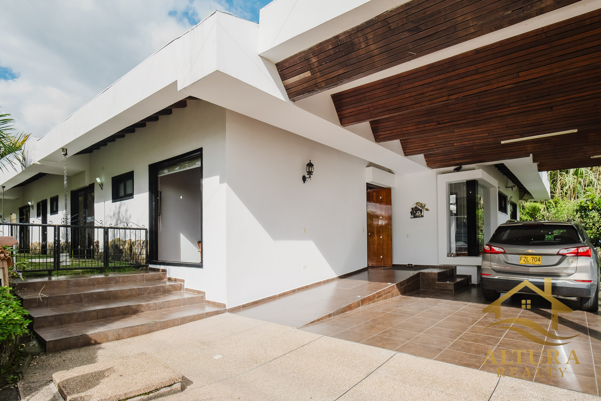 SE VENDE CASA EN CONJUNTO CERRADO A 5 MINUTOS DE ARMENIA