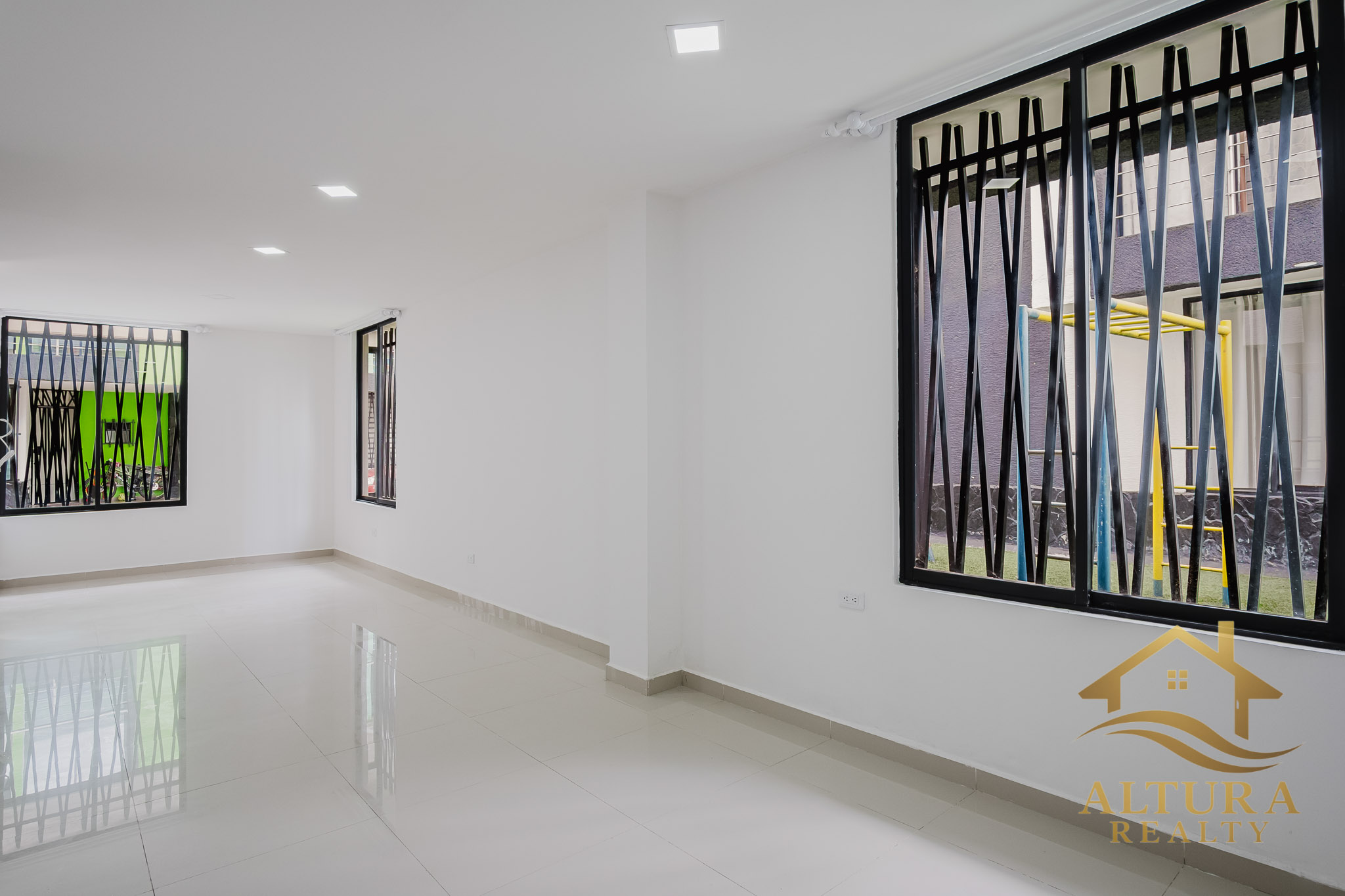 SE VENDE CASA CENTRAL EN CALARCA QUINDIO