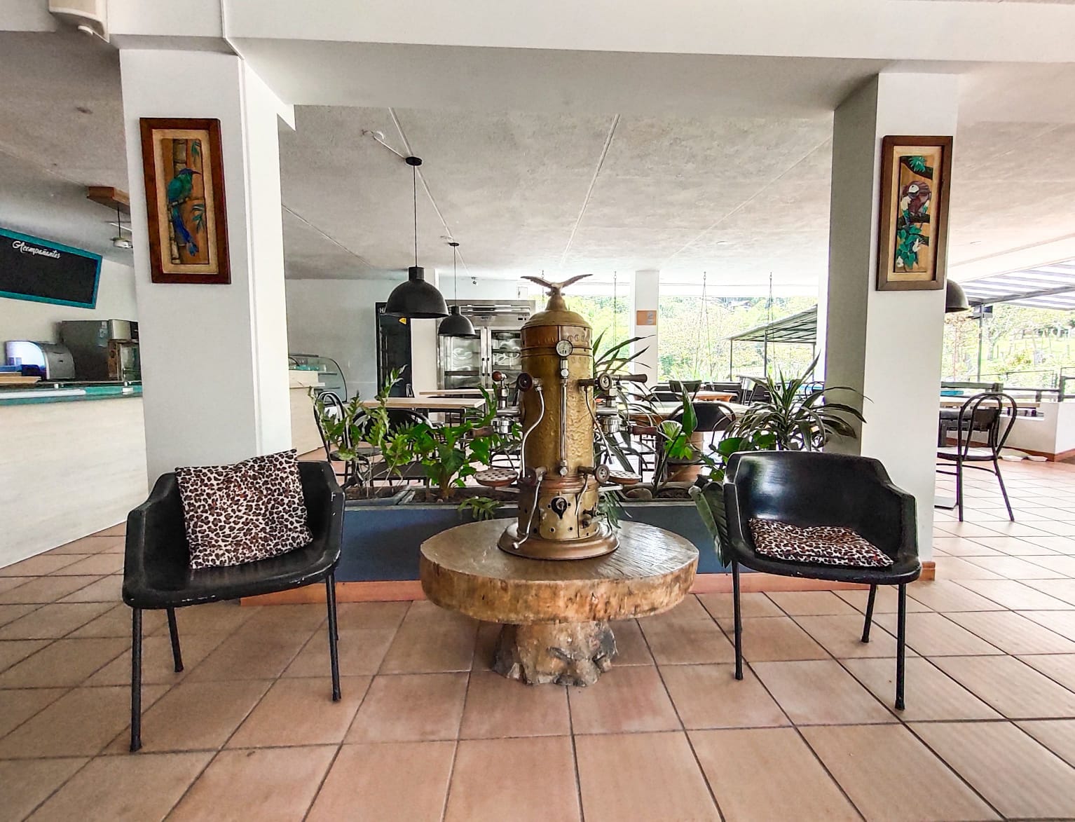 Hotel con Restaurante, Café y Bar En Venta Salento Quindío