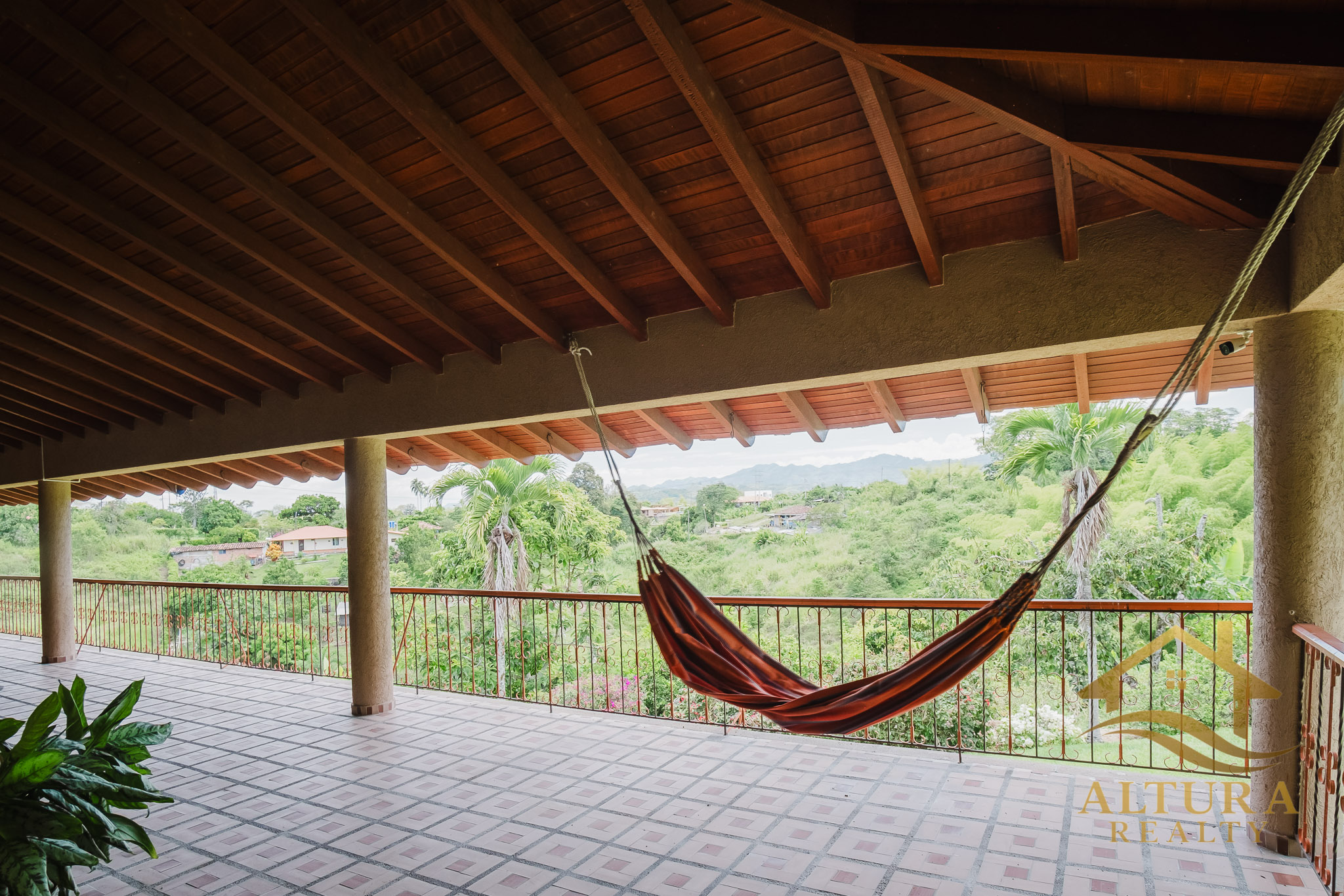 SE VENDE CASA CAMPESTRE EN ALCALA