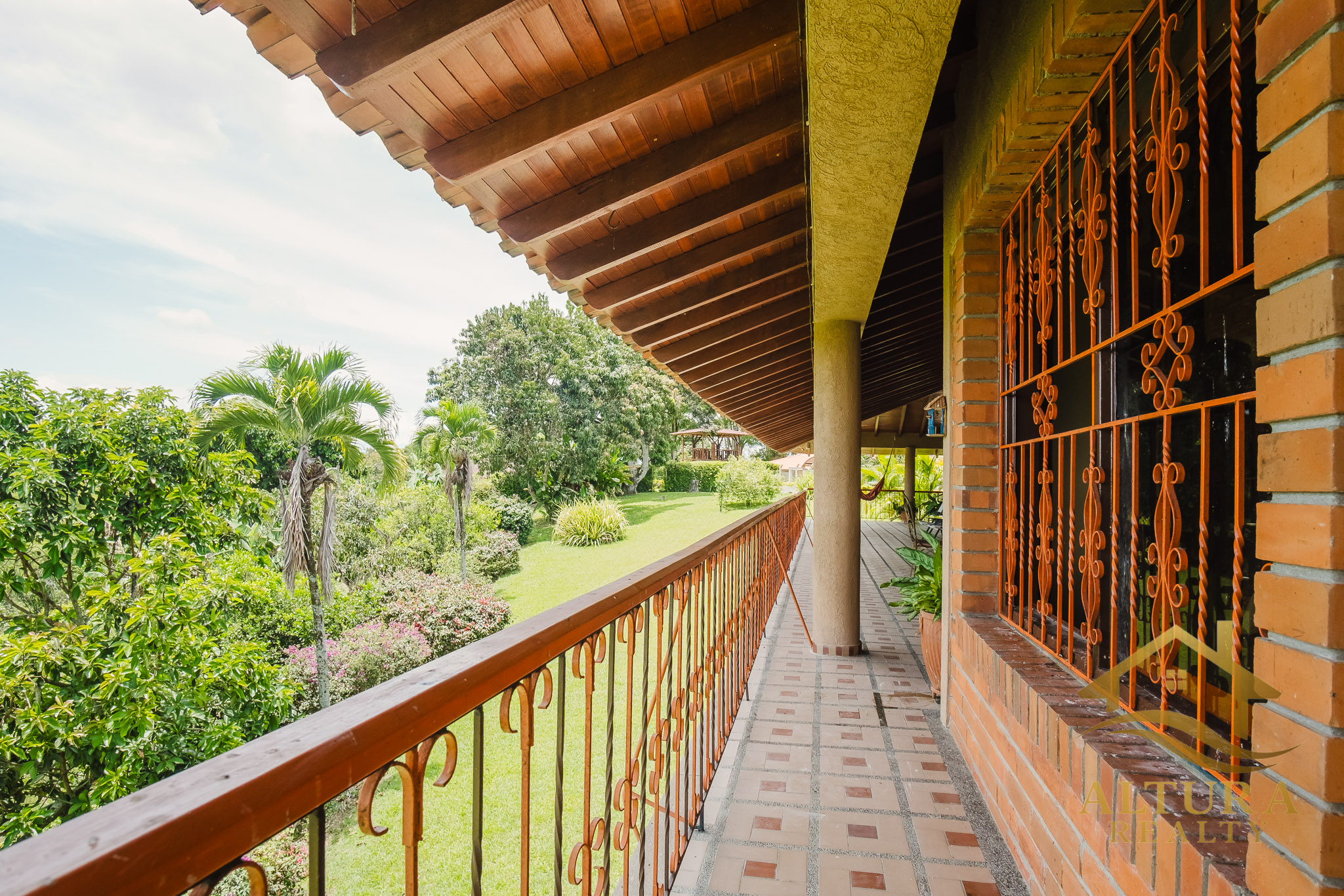 SE VENDE CASA CAMPESTRE EN ALCALA
