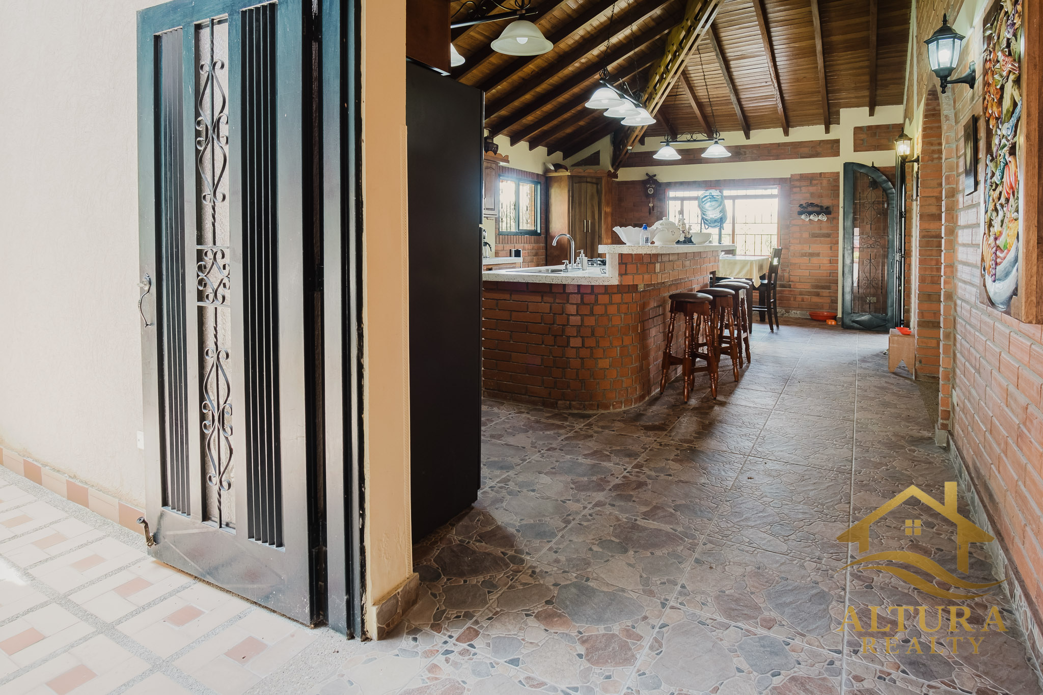 SE VENDE CASA CAMPESTRE EN ALCALA