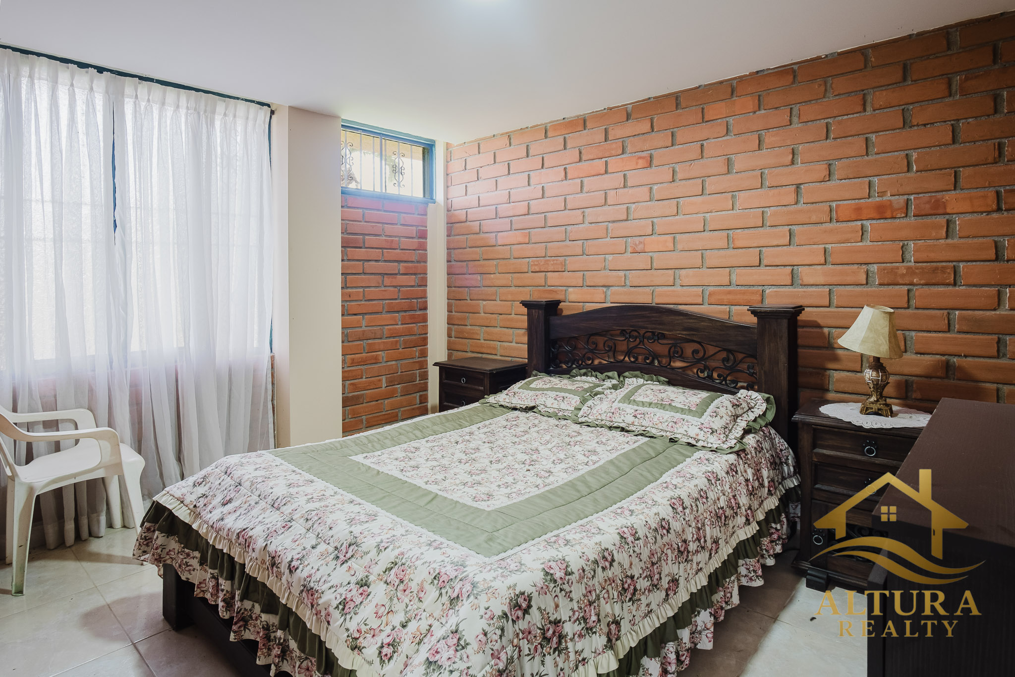 SE VENDE CASA CAMPESTRE EN ALCALA