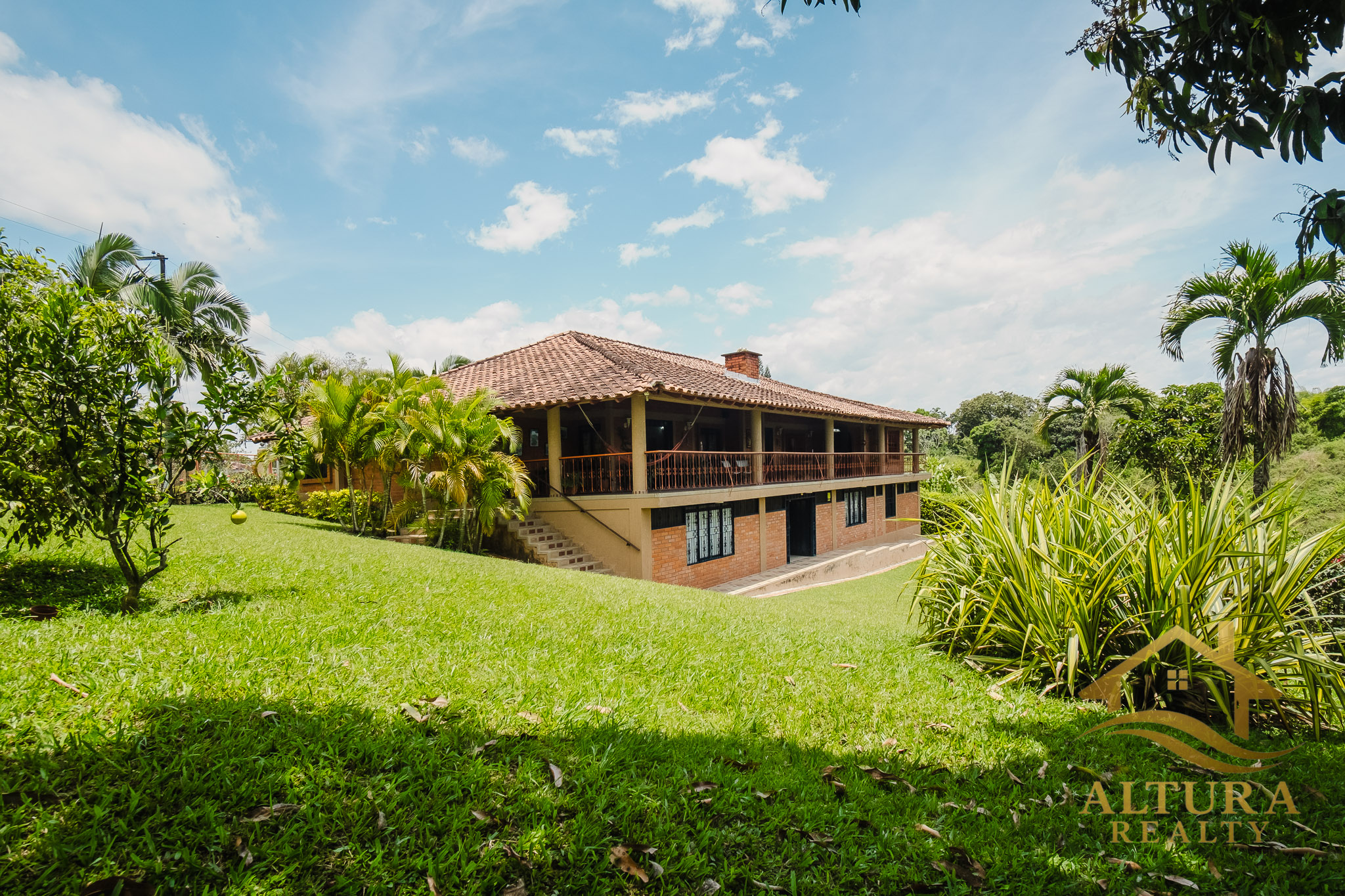 SE VENDE CASA CAMPESTRE EN ALCALA