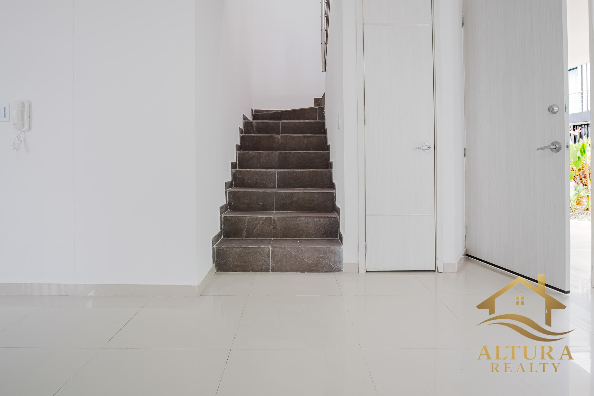 SE VENDE CASA CENTRAL EN CALARCA QUINDIO