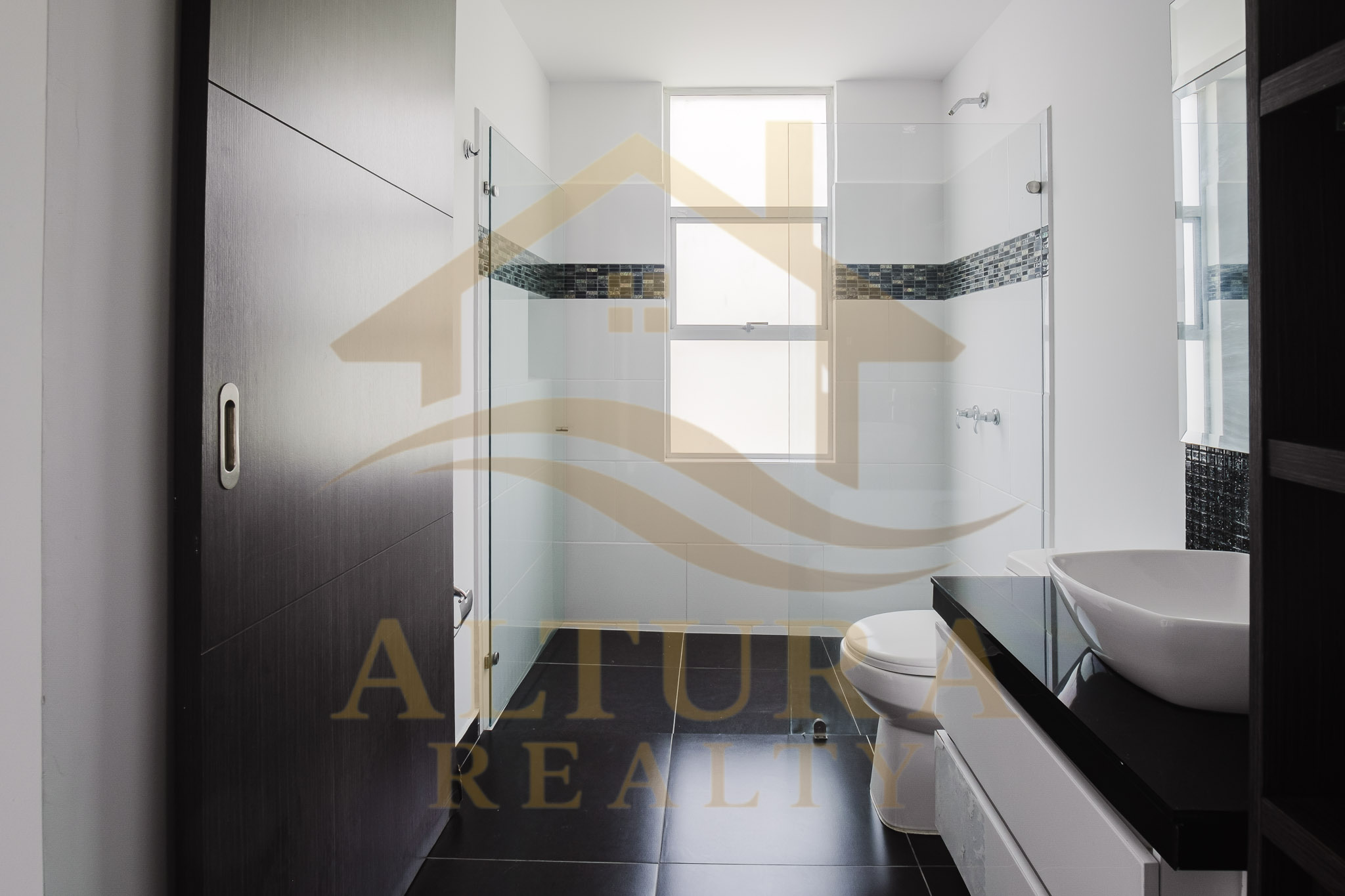 SE VENDE CASA CAMPESTRE ENTRE CIRCASIA Y ARMENIA CONJUNTO CERRADO