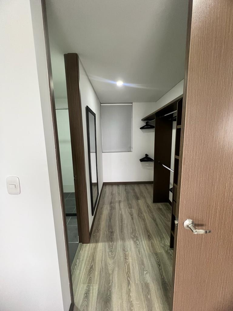 This 2 bedroom 2 bathroom apartment on the 11th floor of Clubhouse
