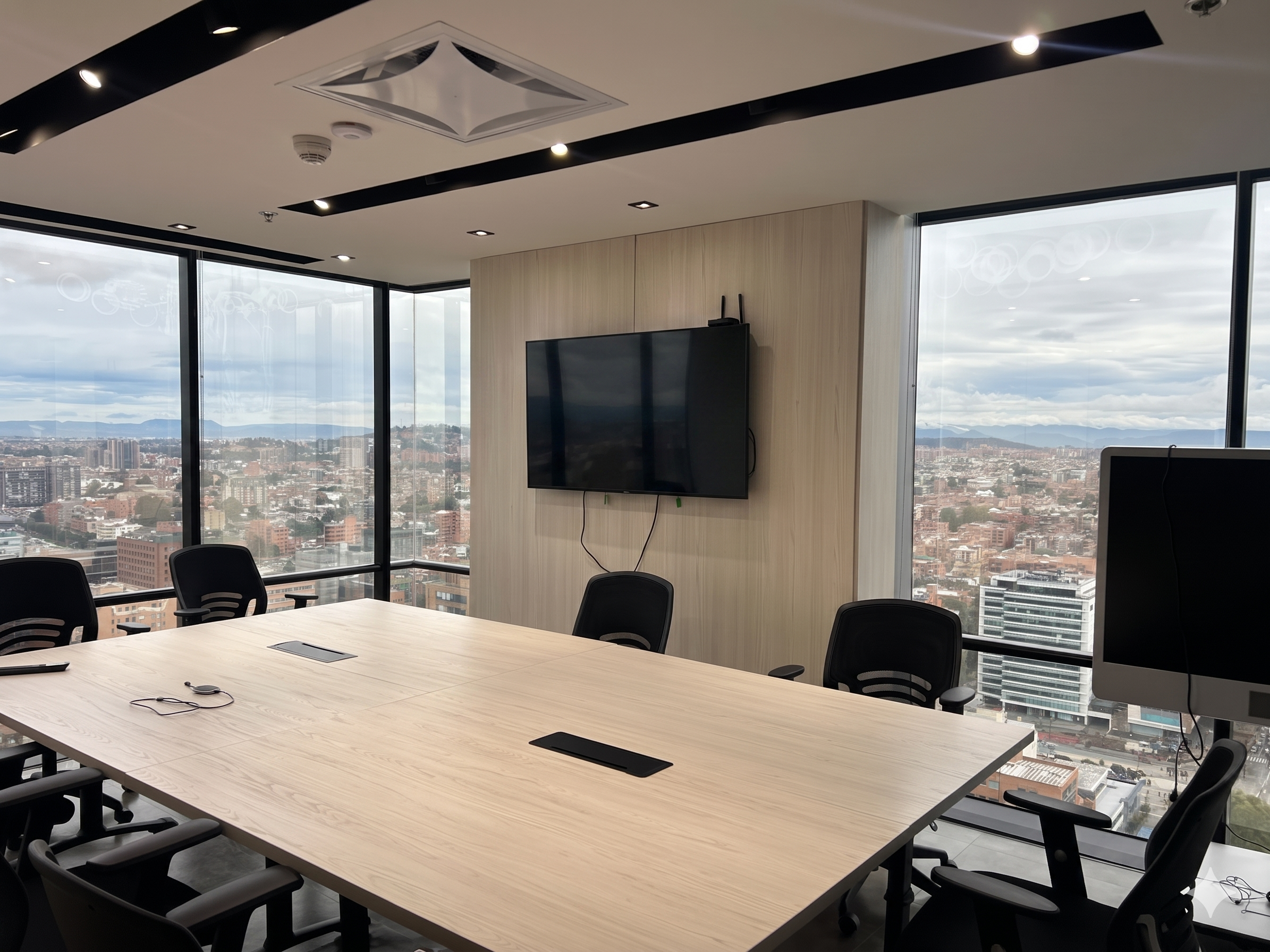 Oficina en el Pent House del mejor edificio de Bogotá — imagen 11