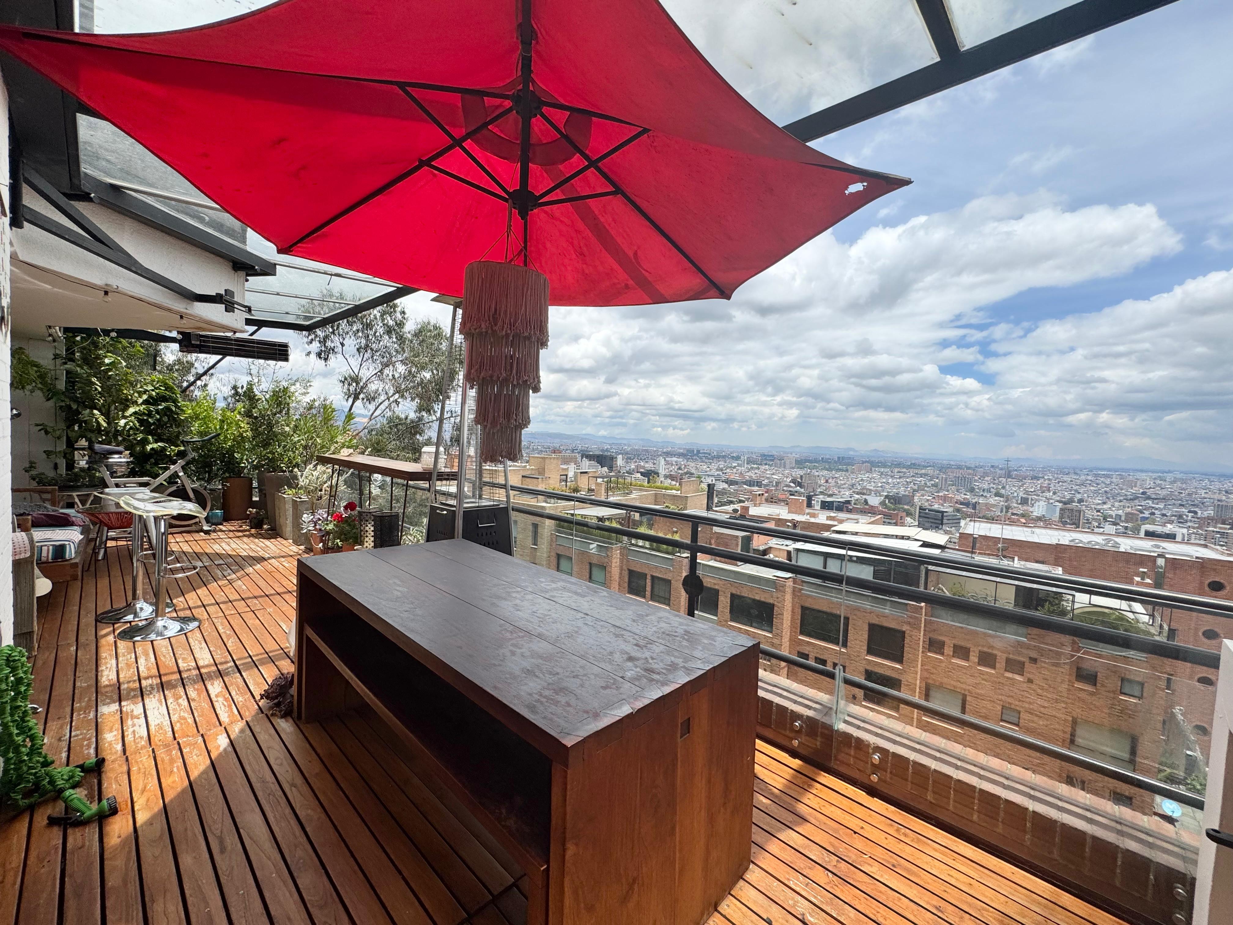 Venta Espectacular Apto Duplex en Rosales