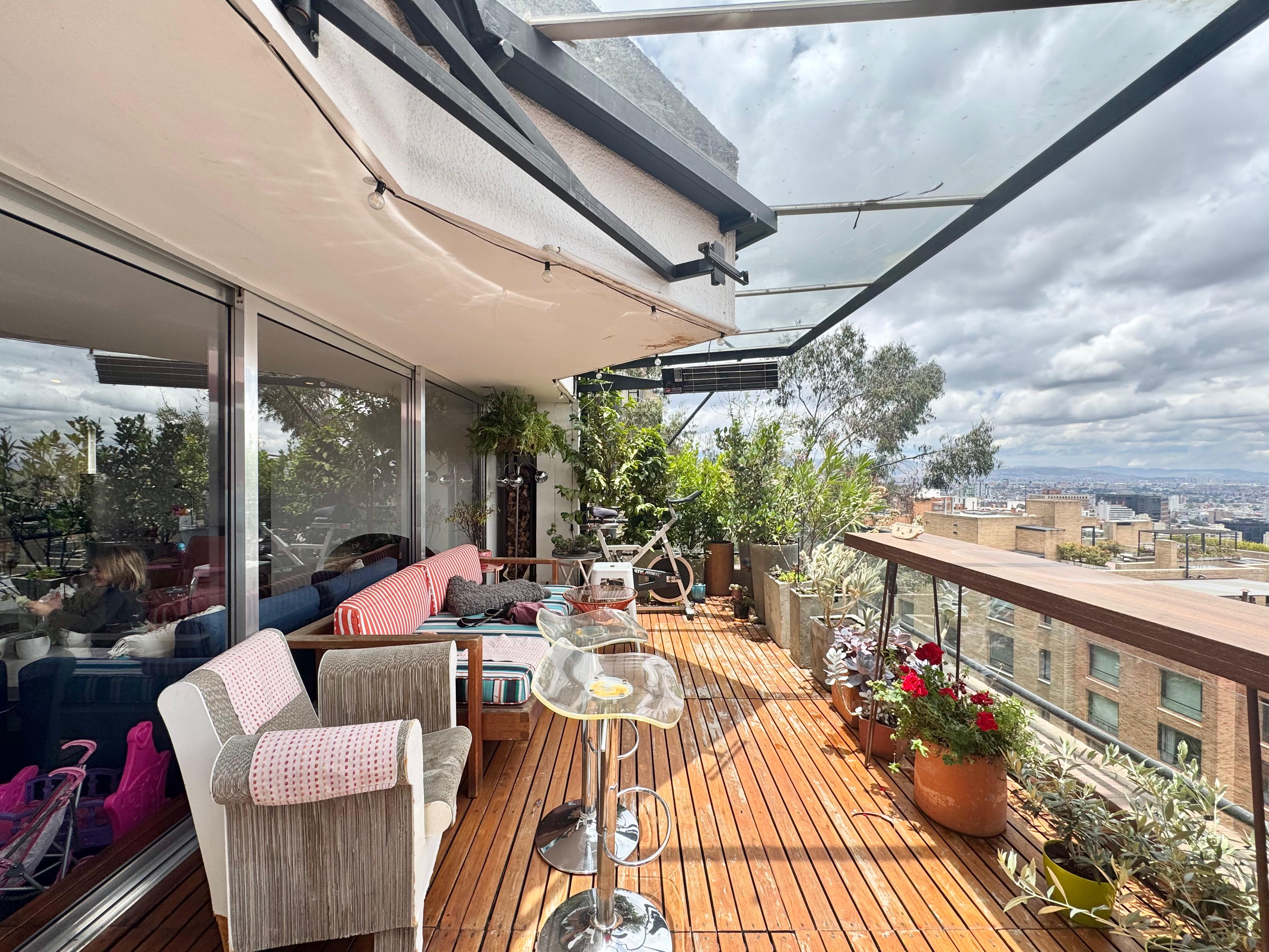 Venta Espectacular Apto Duplex en Rosales — imagen 2