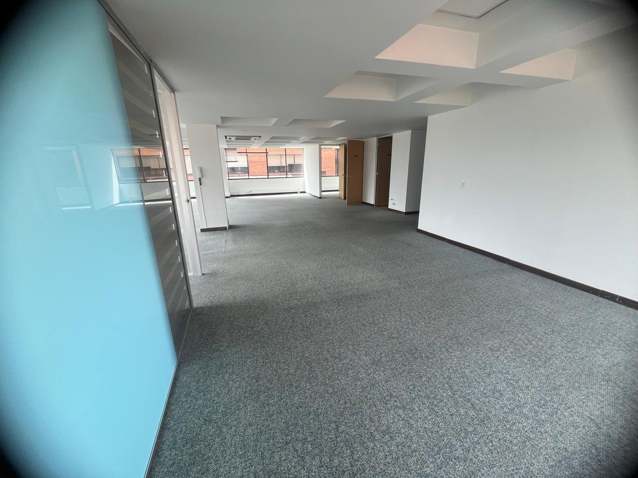 Arriendo Oficina en La Carolina al frente de Unicentro — imagen 5