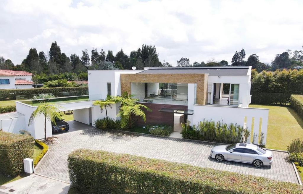 Casa en Venta, detrás del Club Campestre Llanogrande - Antioquía