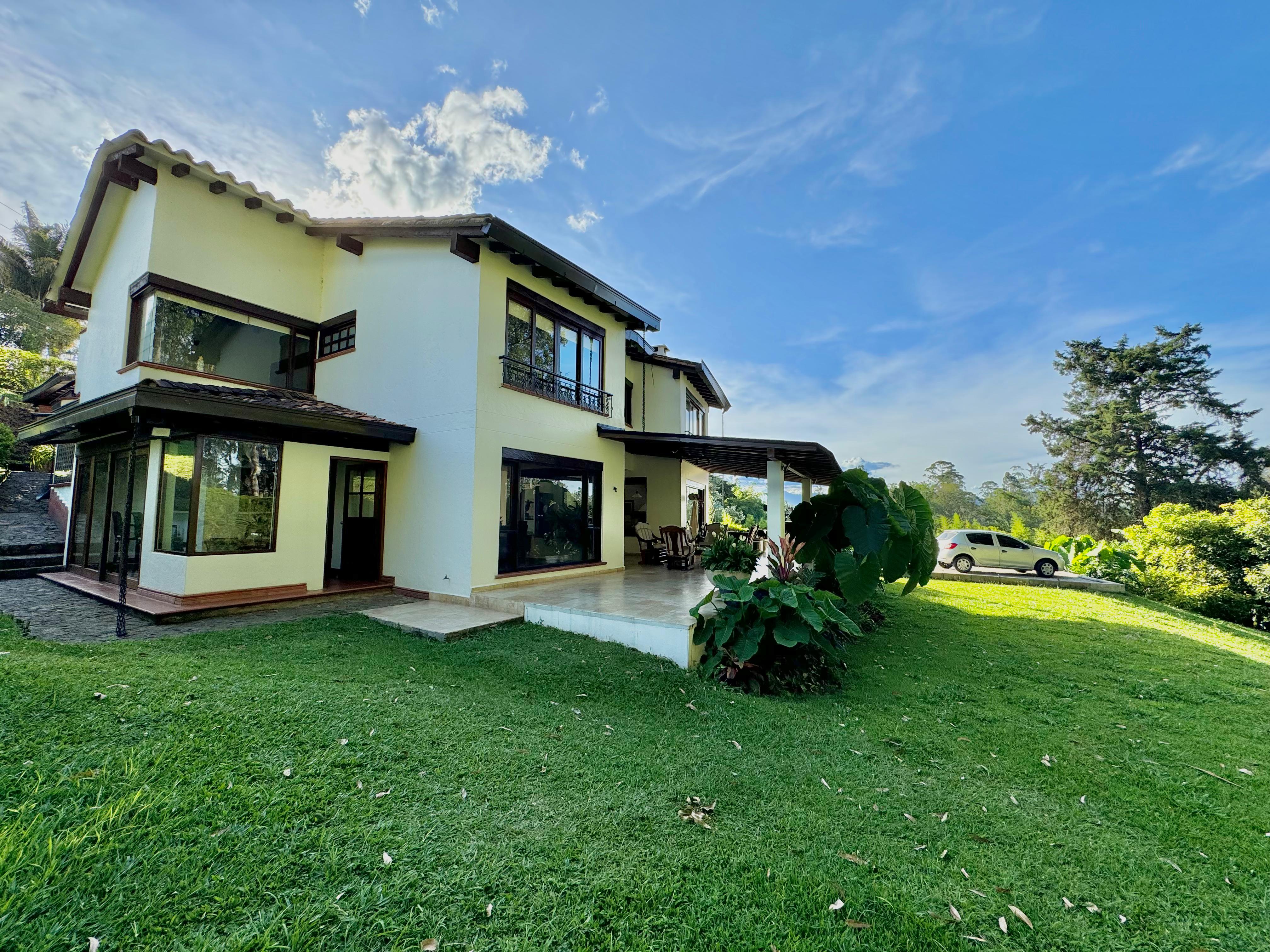 ¡Excelente ubicación! Casa en venta, Llanogrande - Antioquía
