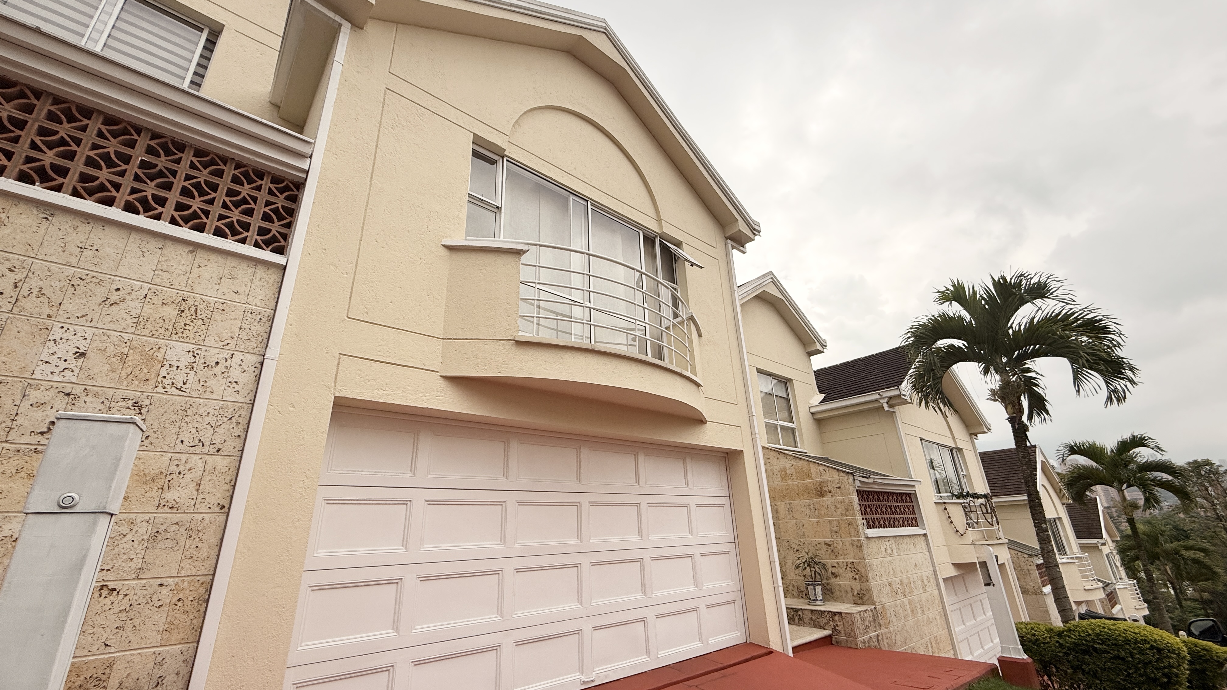 Casa en venta sector Las Palmas cerca a San Carbón, Poblado-Medellín Casa en venta sector Las Palmas cerca a San Carbón, Poblado-Medellín