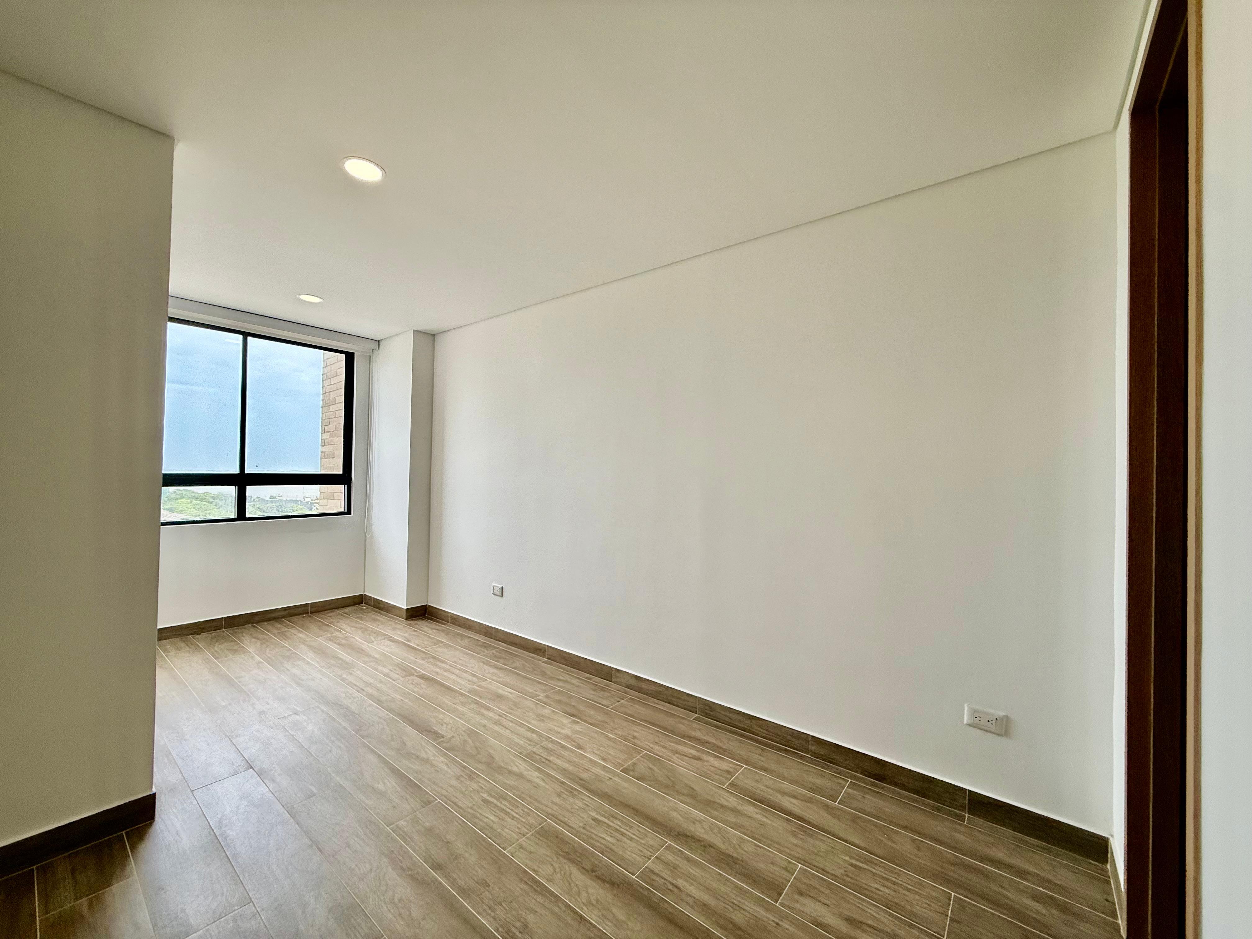 Se arrienda apto B/quilla, frente malecón, Vista al rio, para estrenar