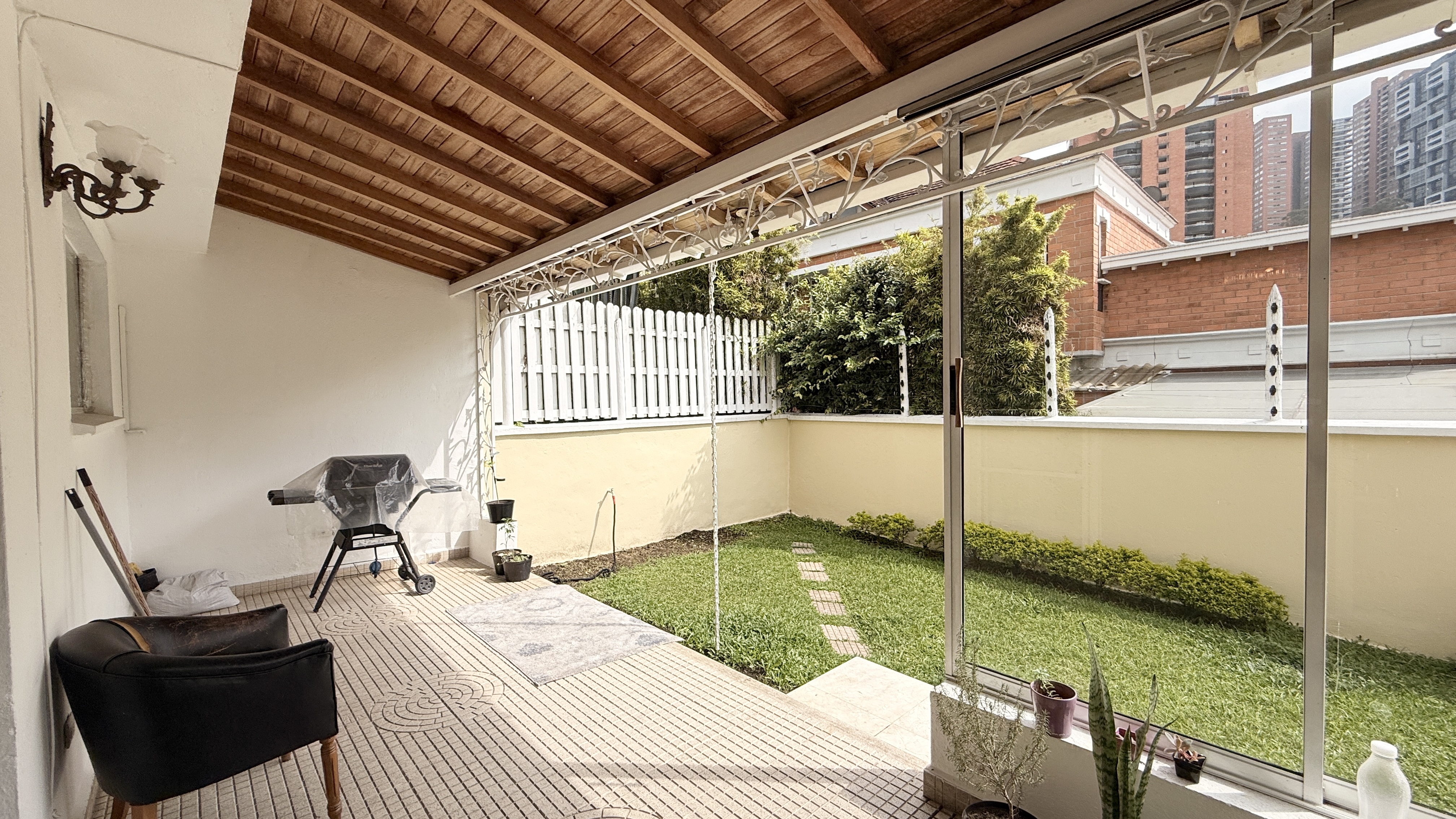 Casa en venta sector Las Palmas cerca a San Carbón, Poblado-Medellín