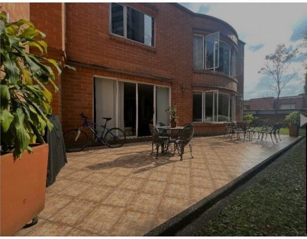 Casa en venta La Calera, Poblado-Medellín