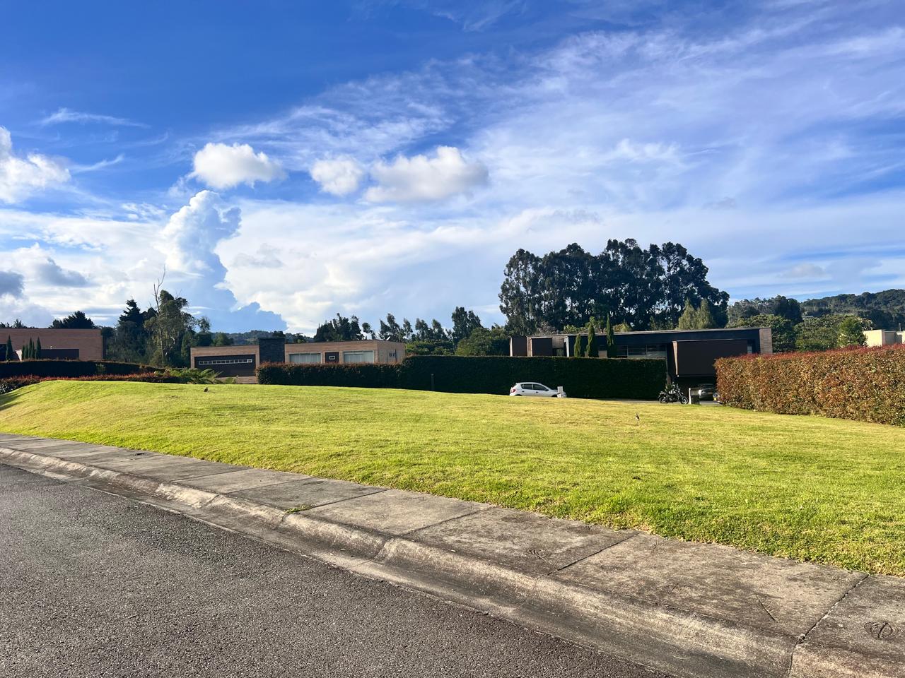 Lote en el alto de Las Palmas! en exclusivo condominio