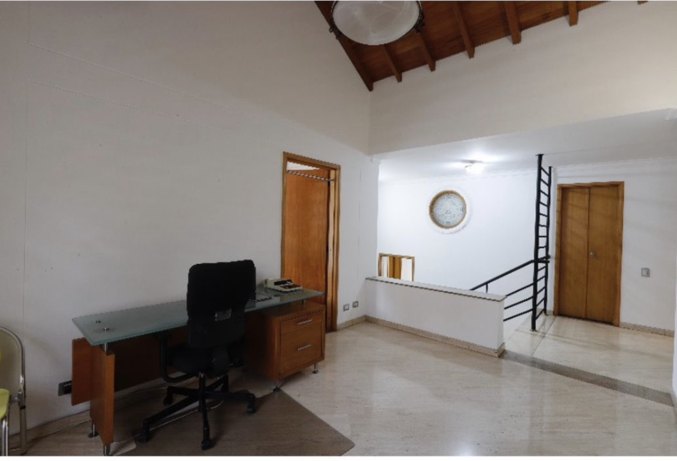 Casa en venta sector Las Palmas cerca a San Carbón, Poblado-Medellín