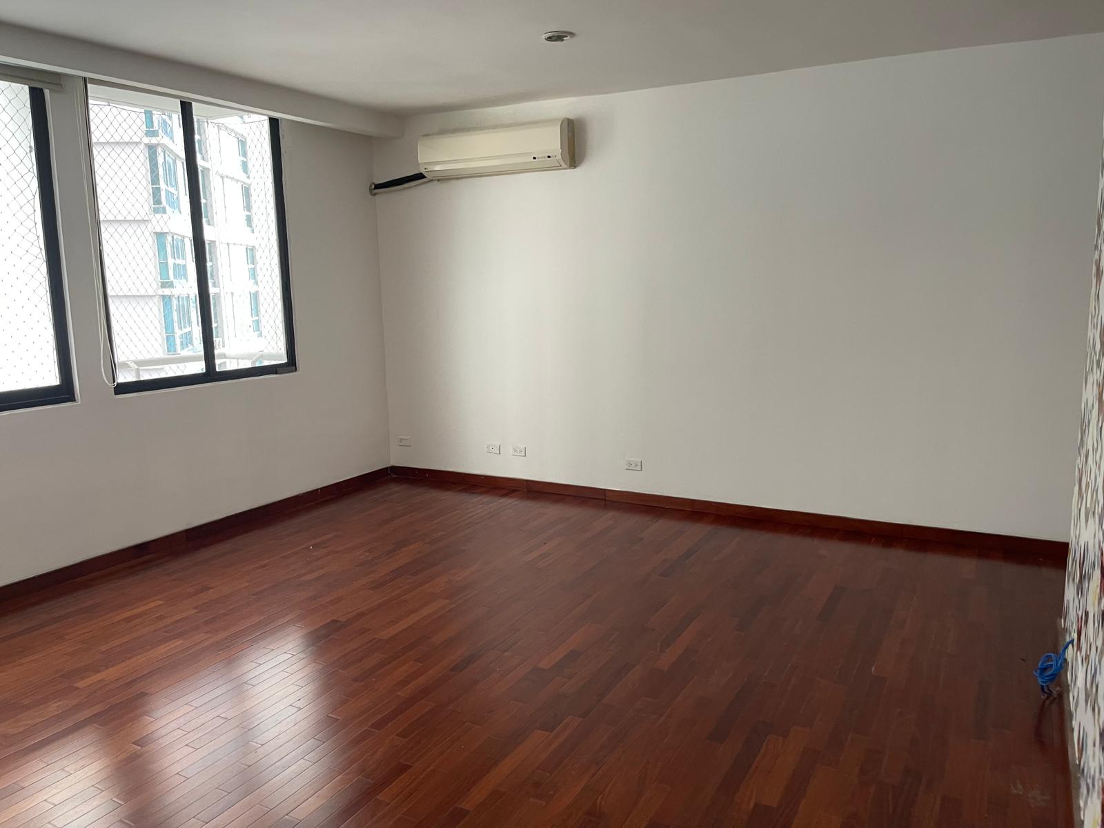 Venta de Apartamento en PH Los Delfines, Avenida Balboa
