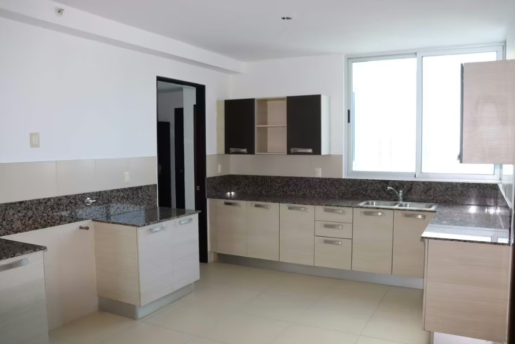 Venta de Apartamento en PH Breeze, Costa del Este