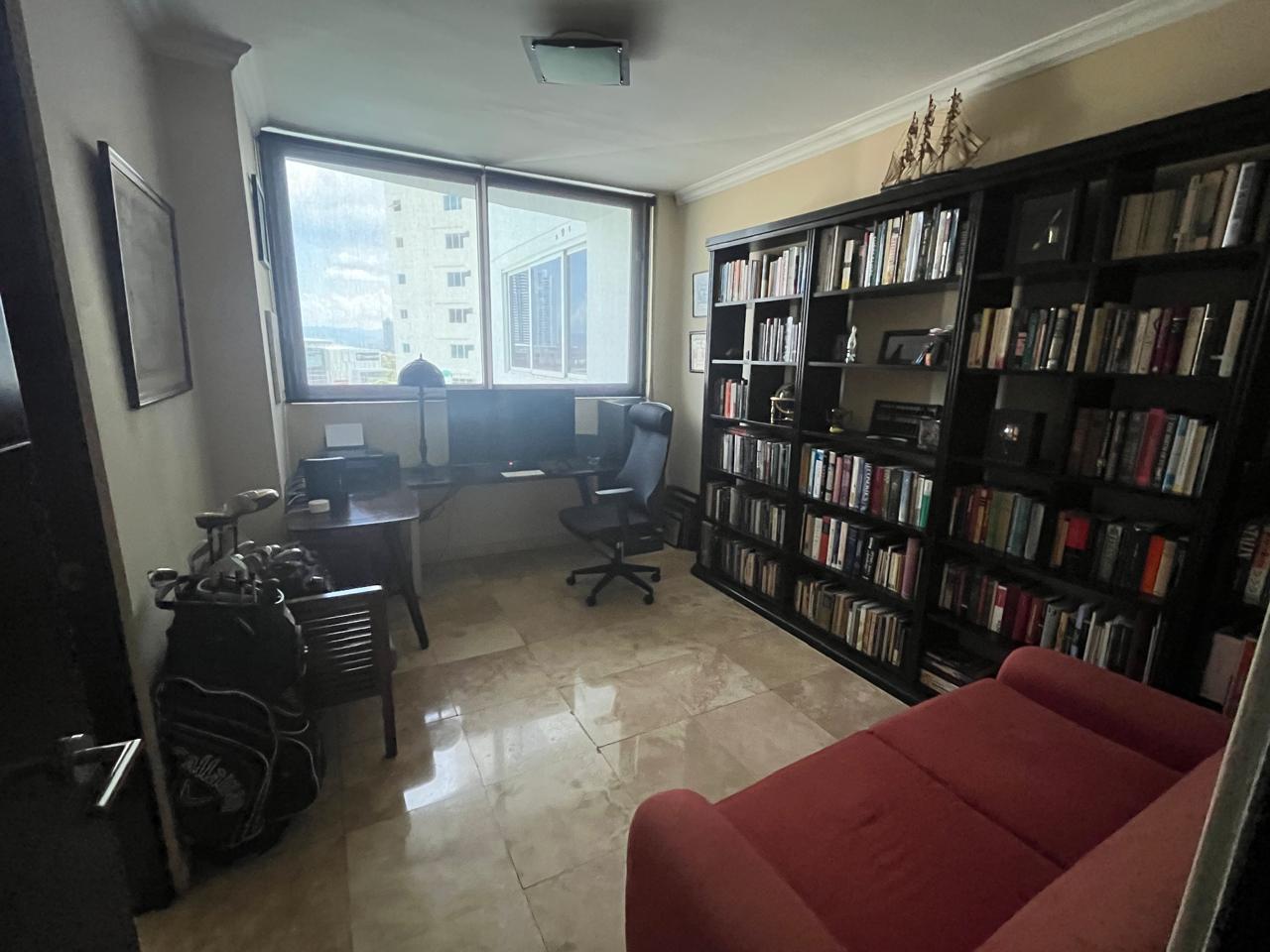Venta de Apartamento en PH Pearl at the Sea en Costa Del Este