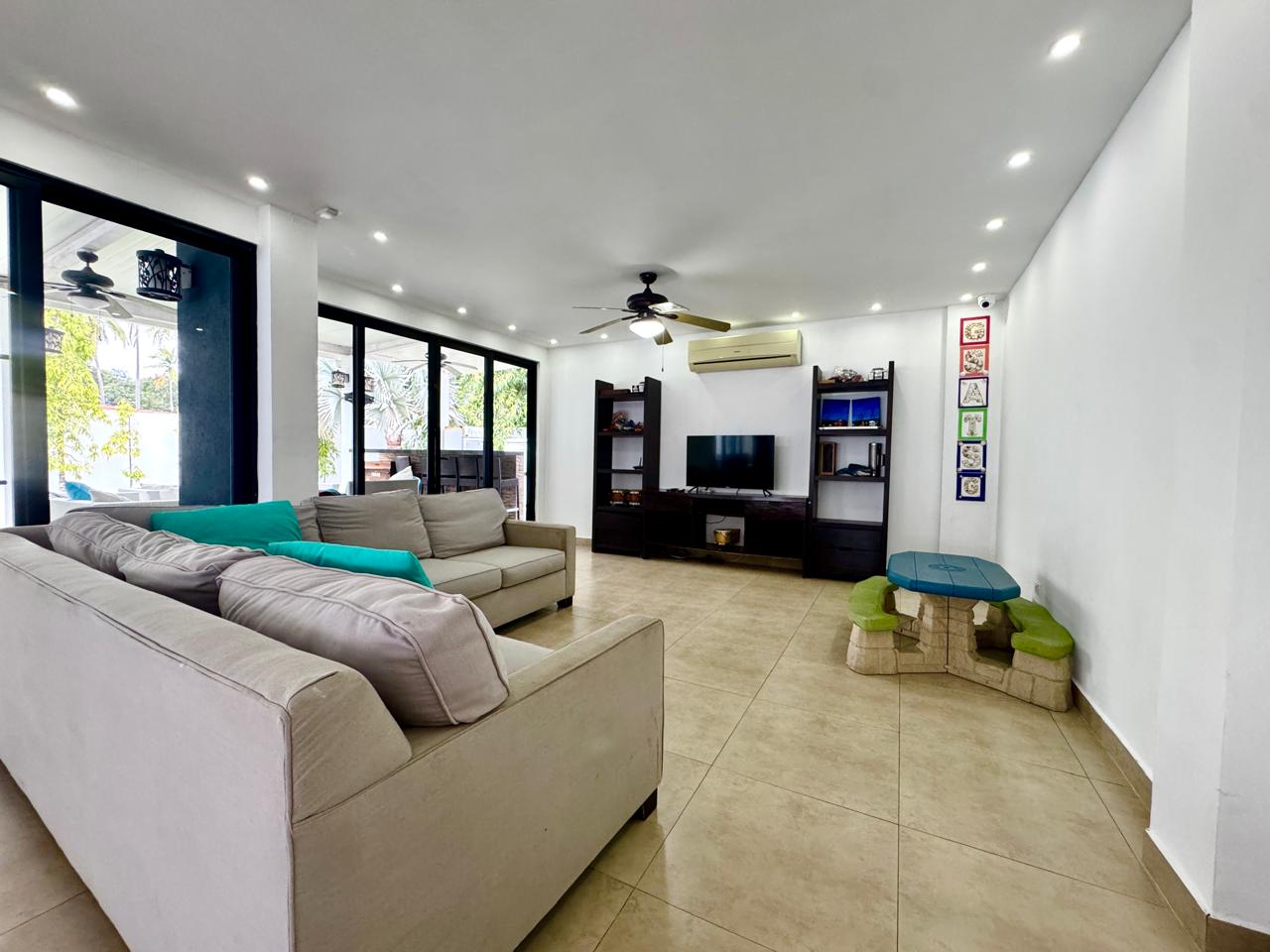 Venta de Casa de Playa en Quintas Sol y Mar, Vía Buenaventura
