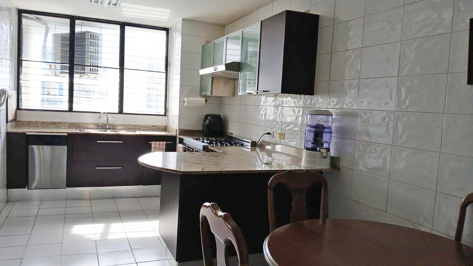 Venta de Apartamento en PH Costa del Mar, Avenida Balboa