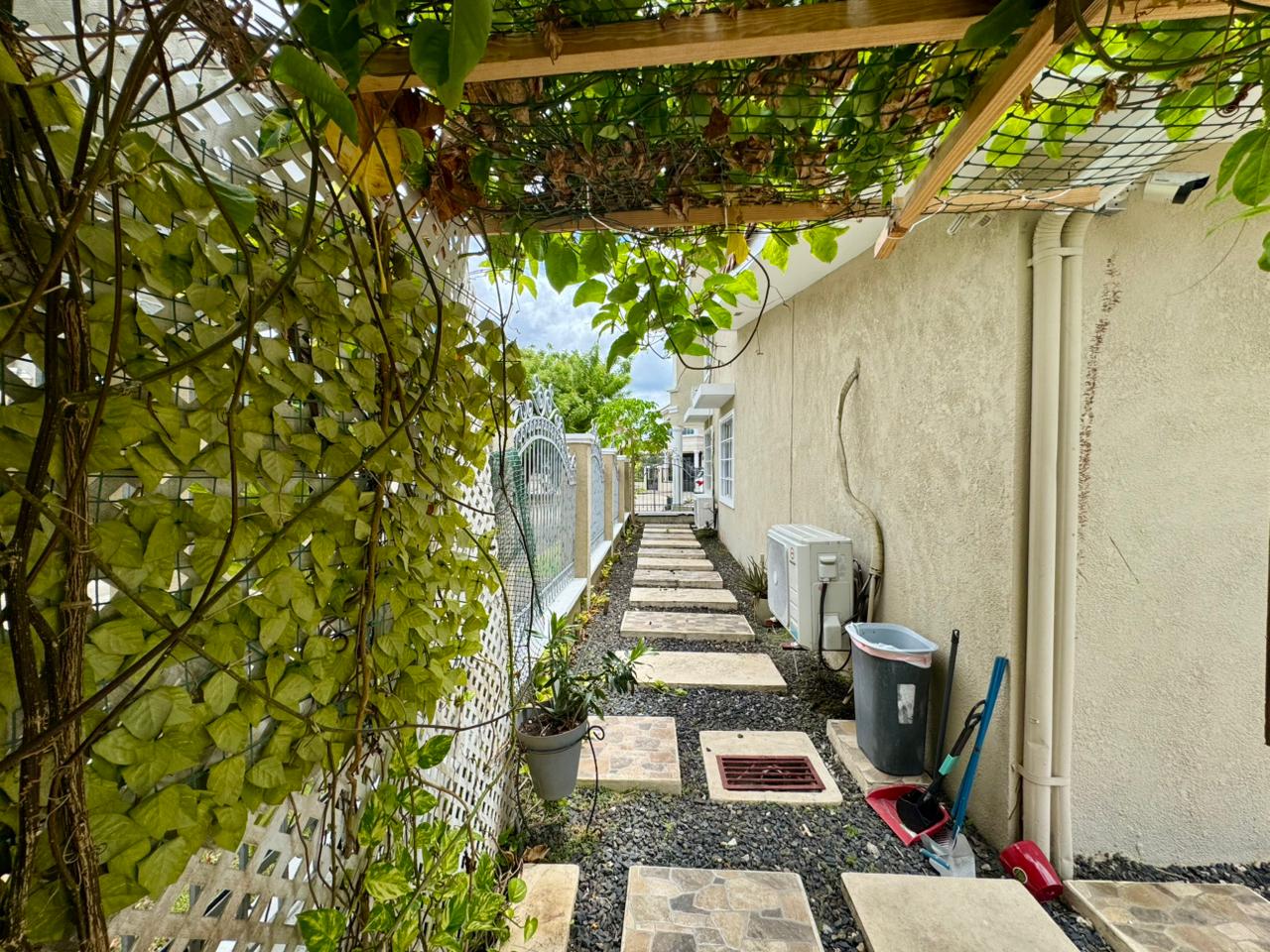 Venta de Casa en PH Costa Bella, Costa del Este