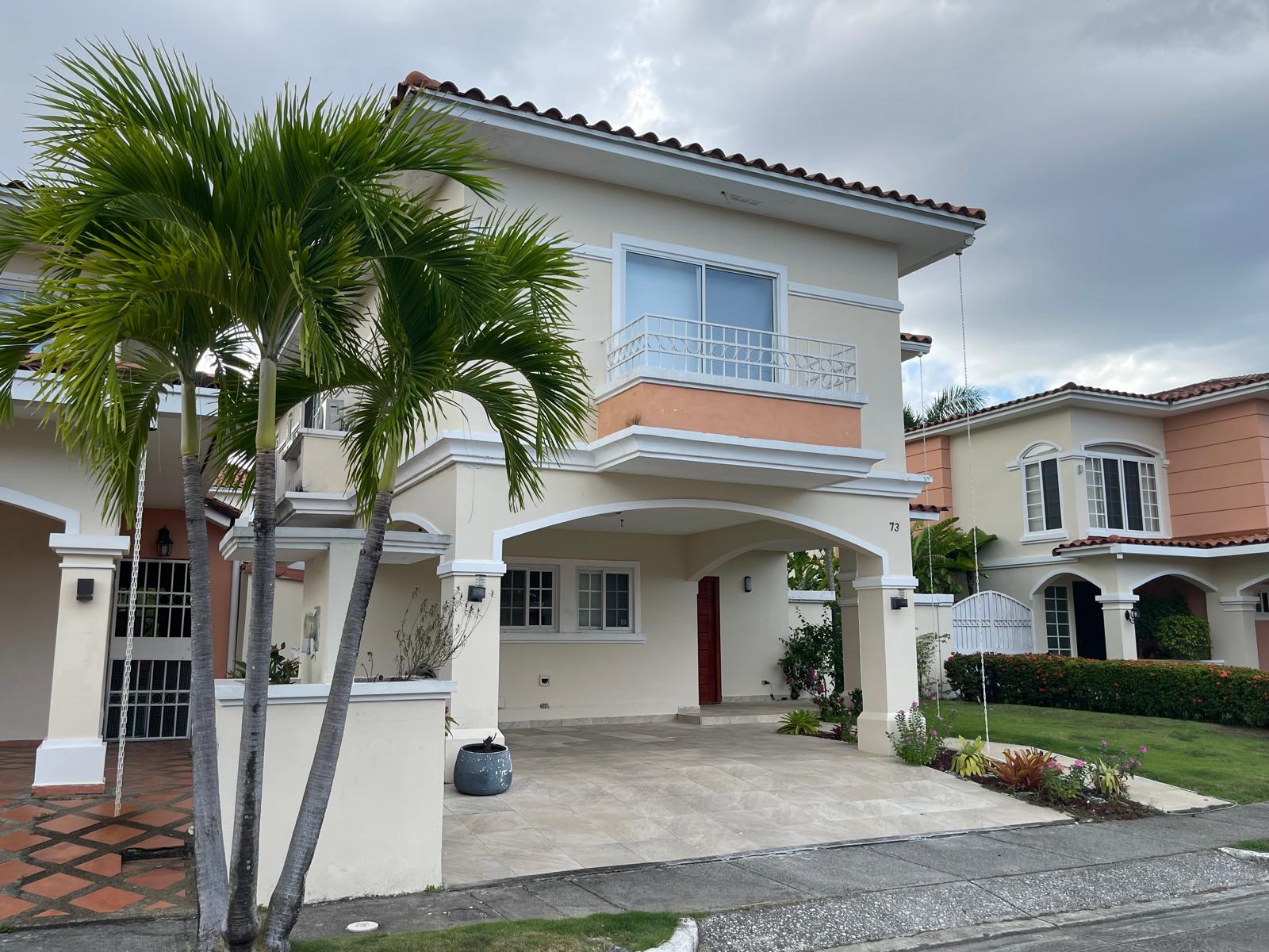 Venta de Casa unifamiliar en Villa Valencia, Costa Sur