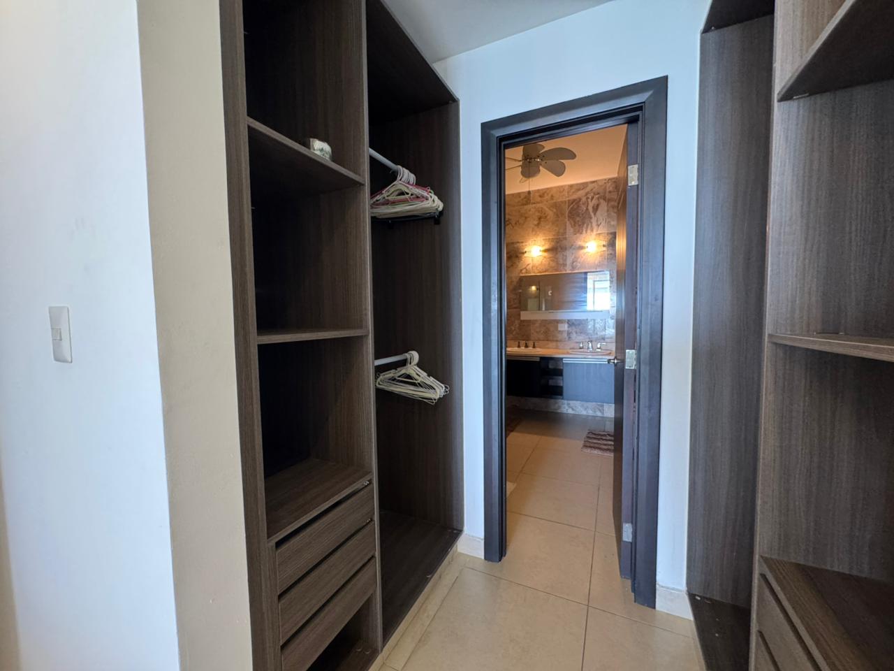 Venta de Apartamento en el PH The Rivage Tower, Avenida Balboa
