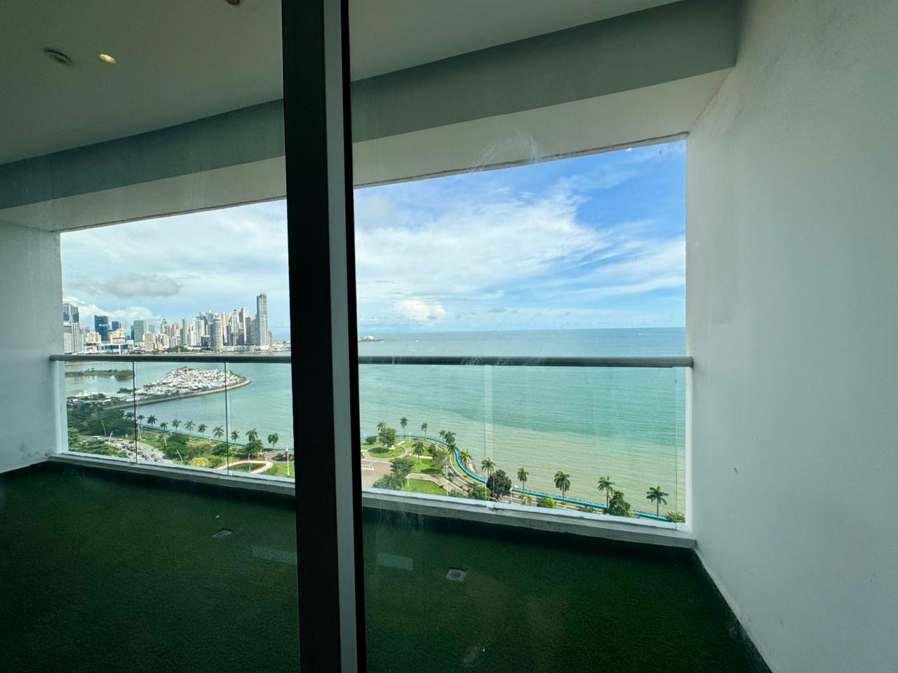 Venta de Apartamento en el PH The Rivage Tower, Avenida Balboa