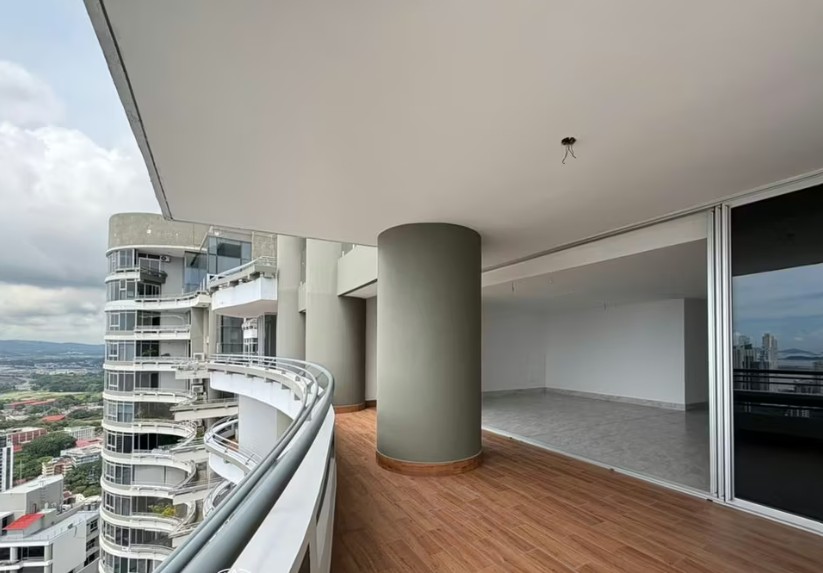 Venta de Penthouse en PH Luxor Torre 400, El Cangrejo