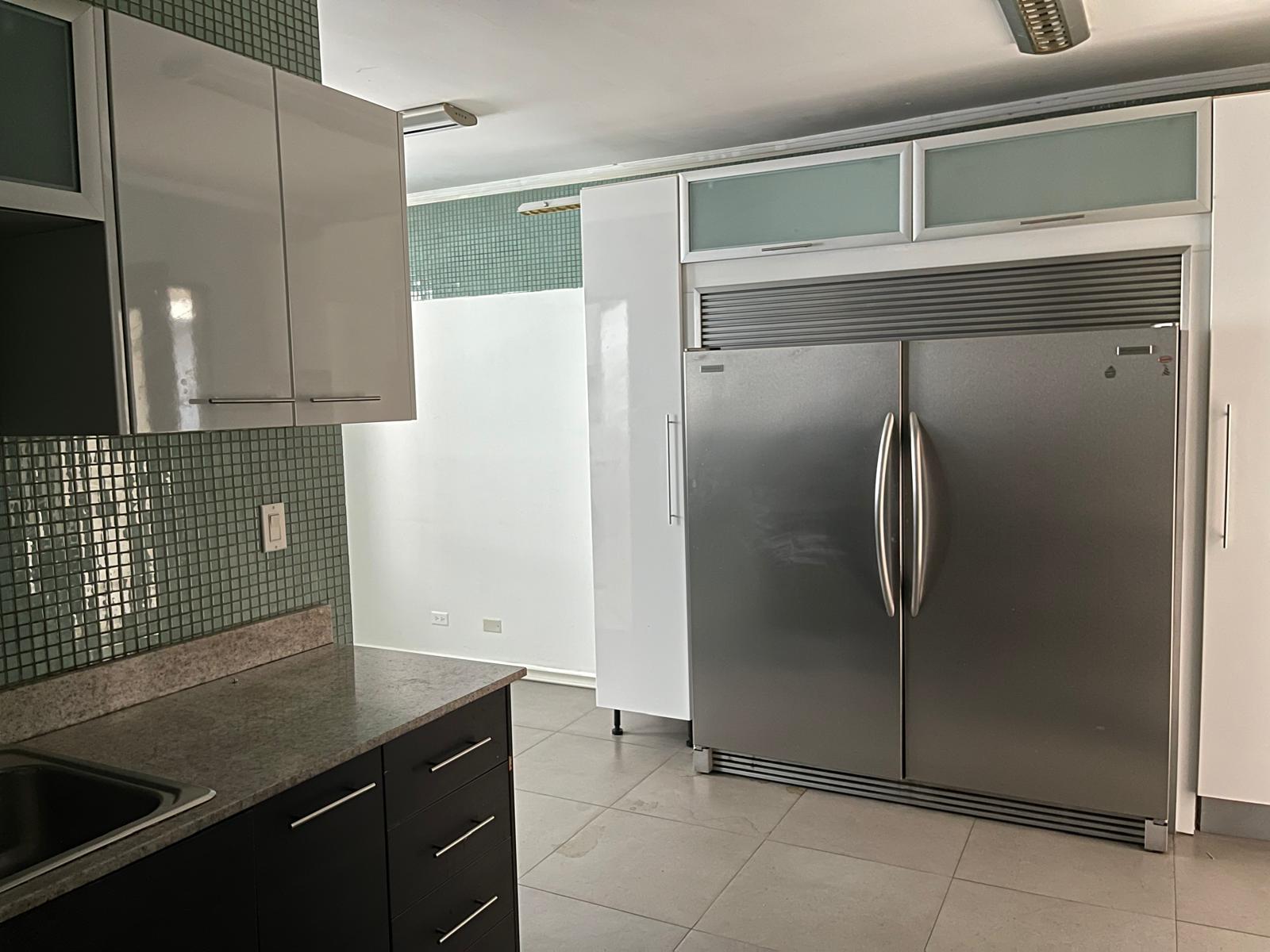 Venta de Apartamento en PH Los Delfines, Avenida Balboa