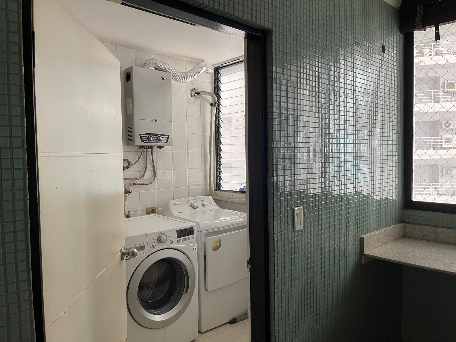 Venta de Apartamento en PH Los Delfines, Avenida Balboa