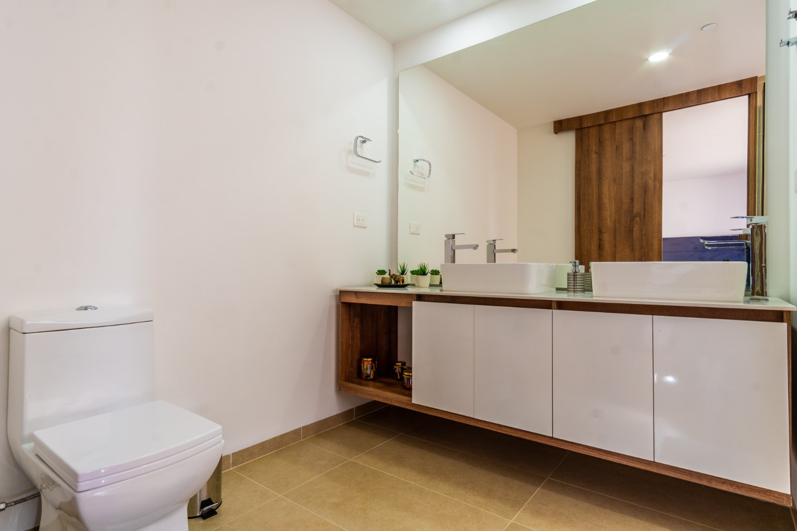 VENDO APARTAMENTO EL POBLADO SANTA MARIA DE LOS ANGELES