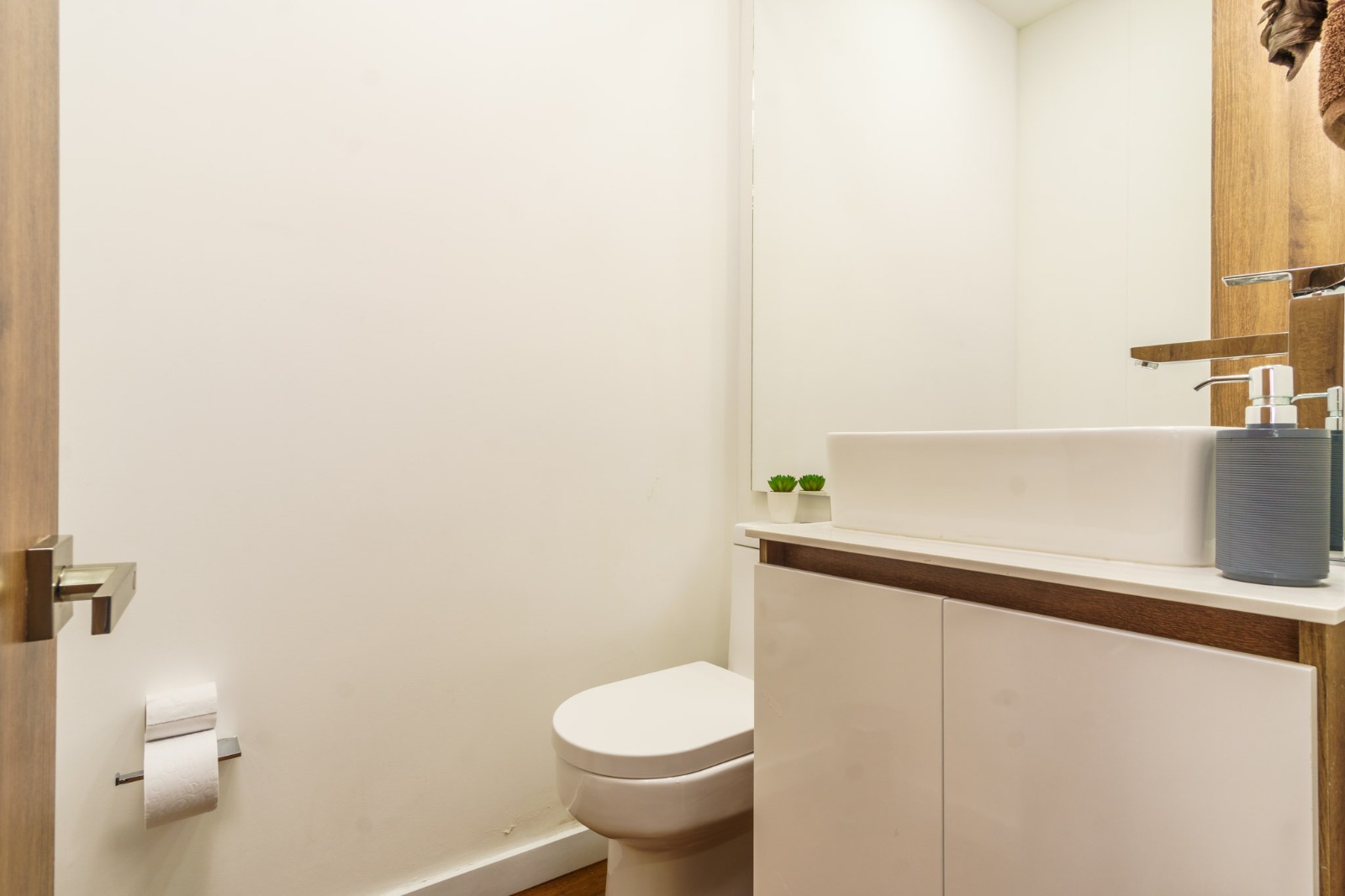 VENDO APARTAMENTO EL POBLADO SANTA MARIA DE LOS ANGELES