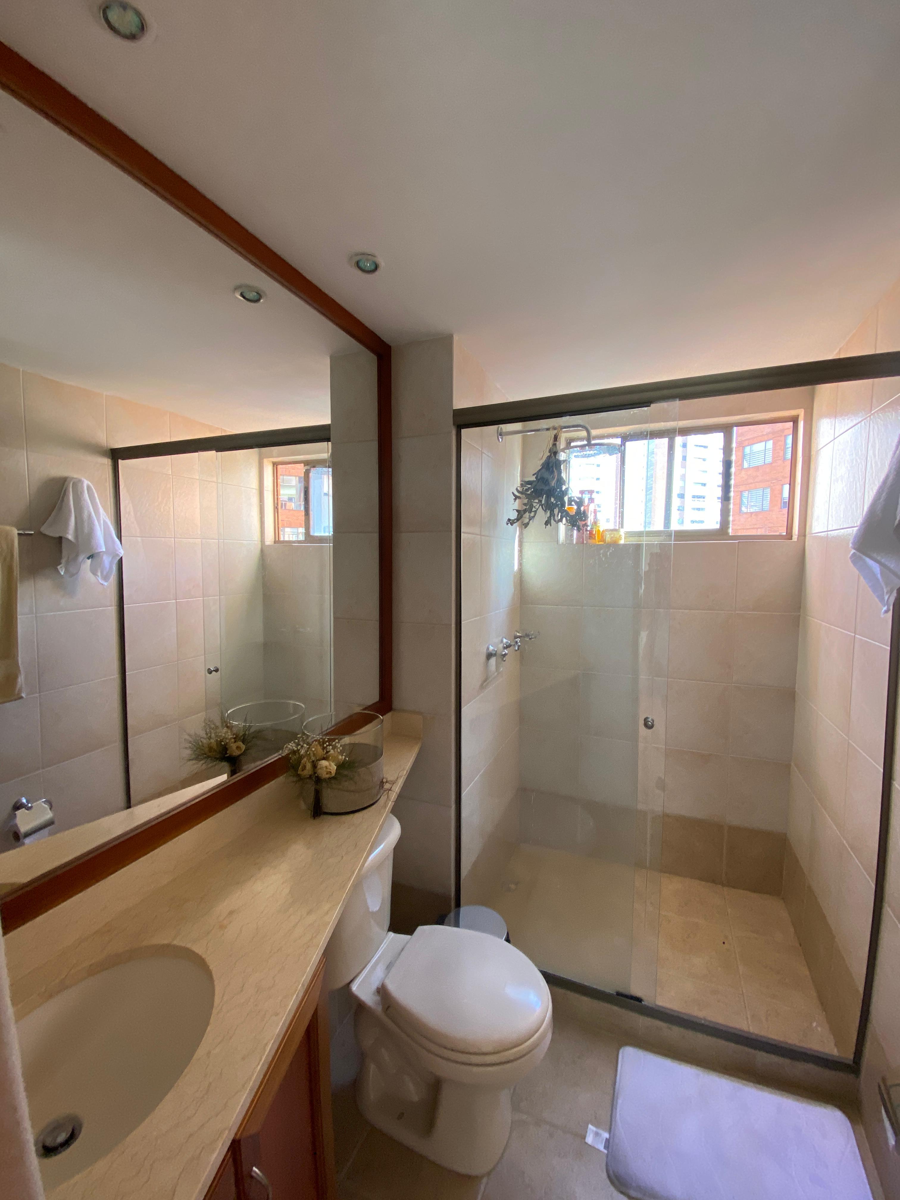 VENDO APARTAMENTO EL POBLADO SANTA MARIA DE LOS ANGELES