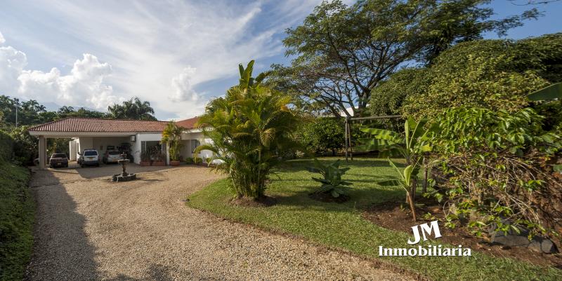 CASA EN PANCE AL SUR DE CALI EN VENTA