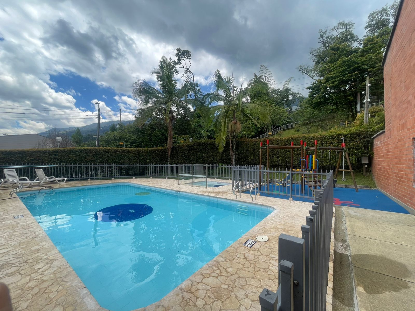 Casa en alquiler en el poblado por san lucas