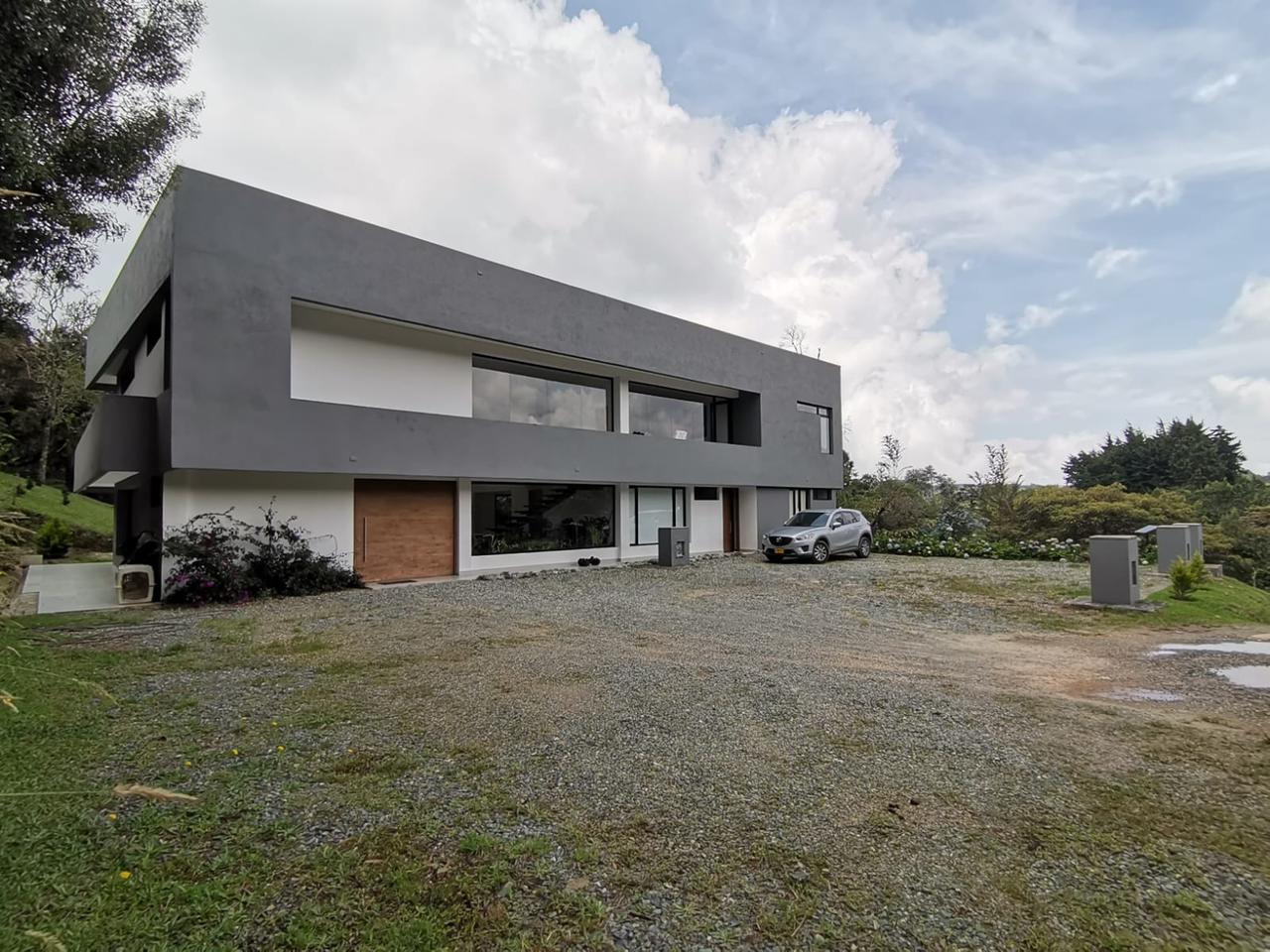 Casa en venta en el alto de las palmas