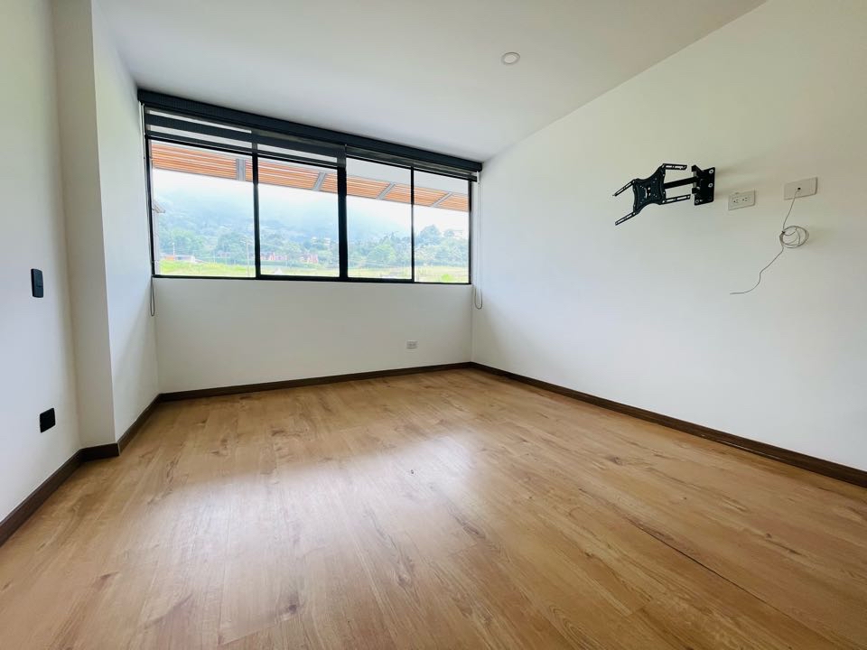 Apartamento para alquiler en el escobero 80 metros