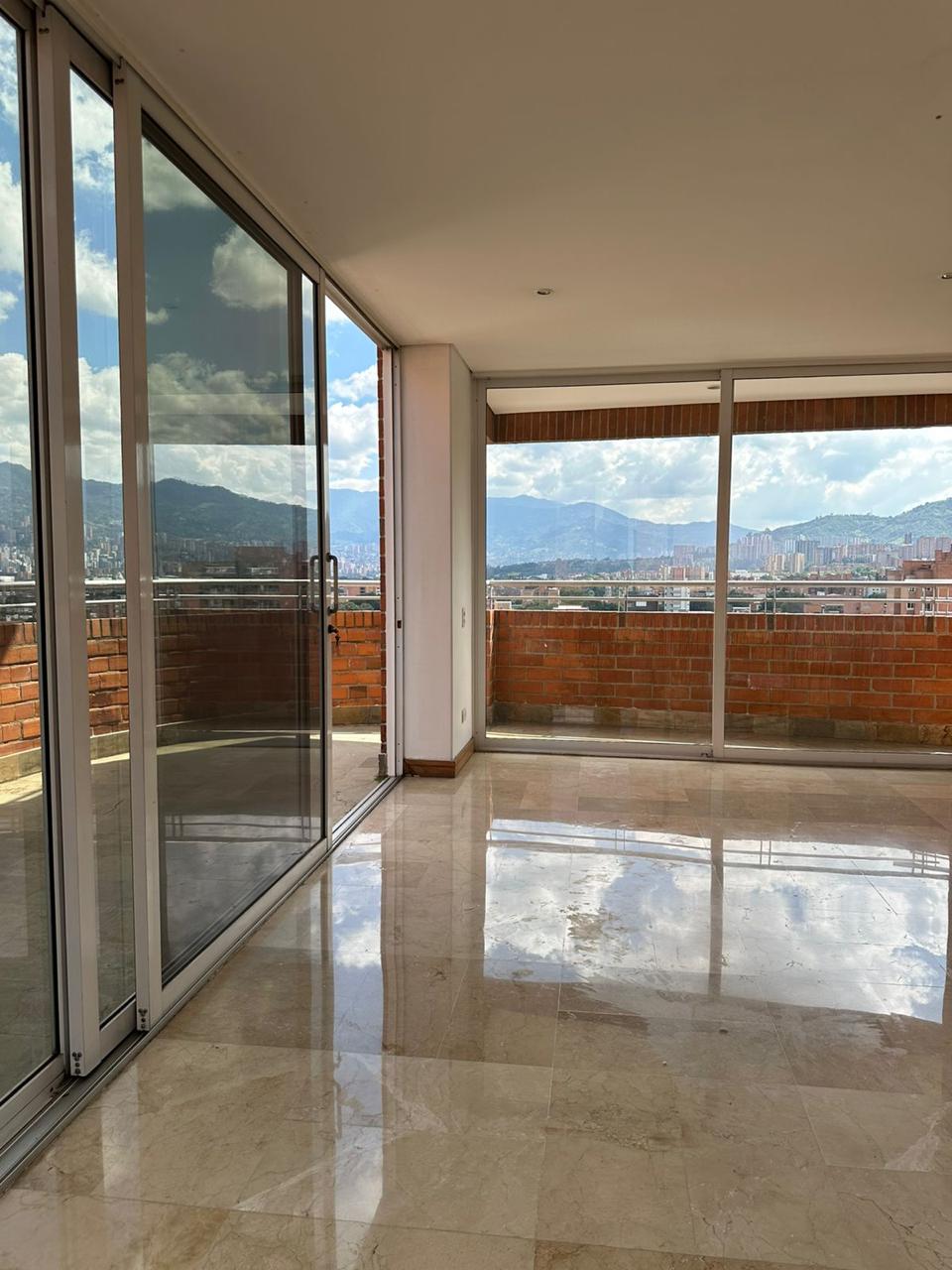 Penthouse laureles 500 metros