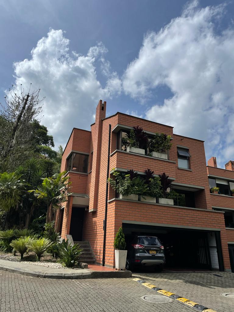Casa en alquiler por el Colegio marymount