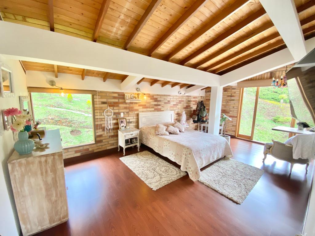 Venta de Casa en el alto de las palmas