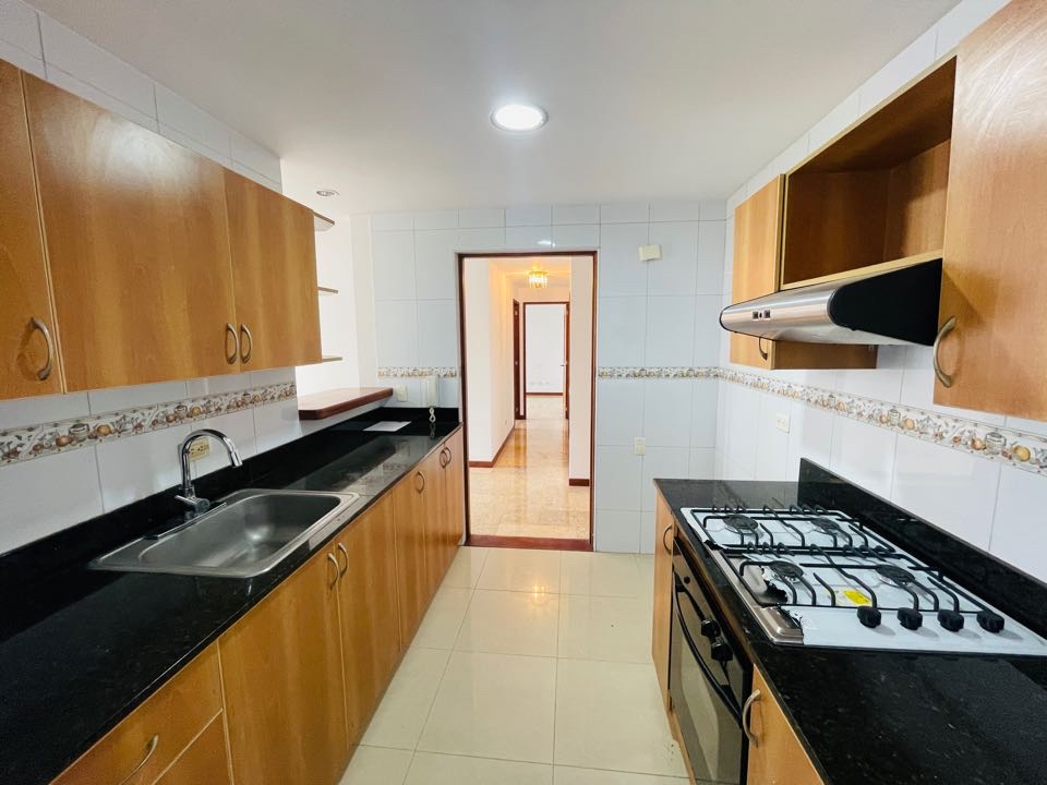 Apartamento par alquiler en milla de oro
