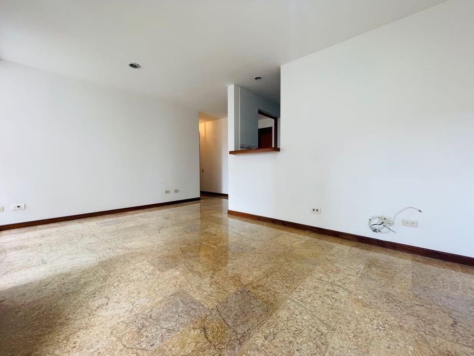 Apartamento par alquiler en milla de oro