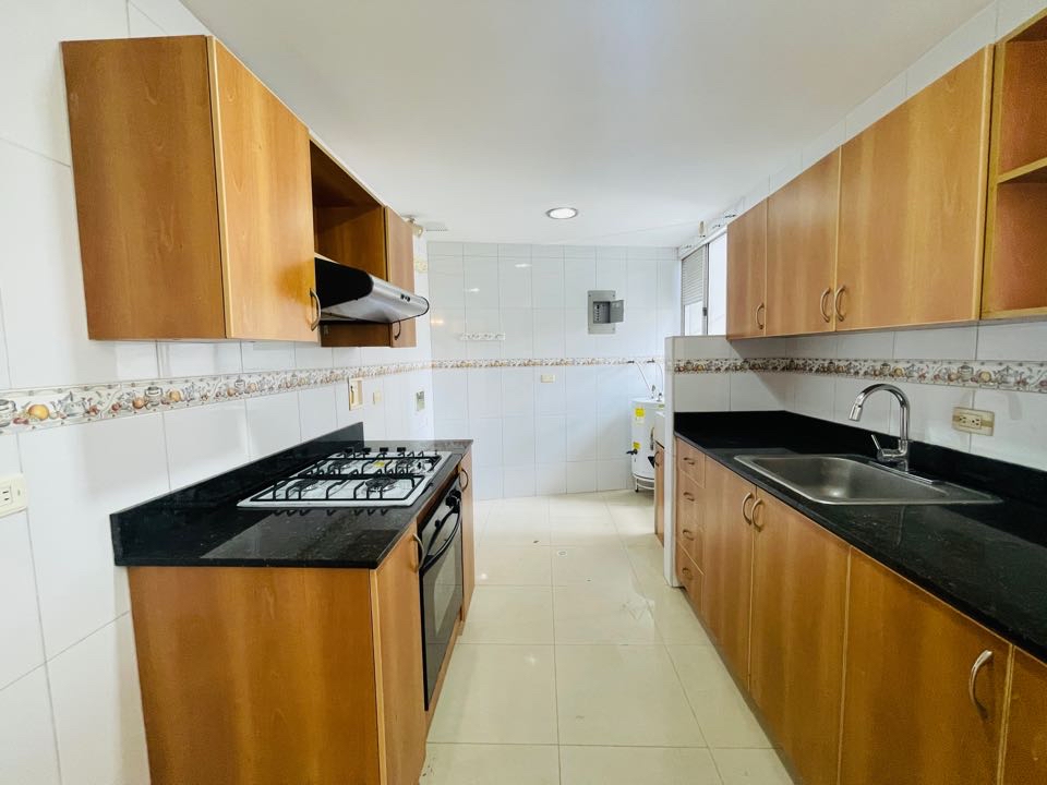 Apartamento par alquiler en milla de oro