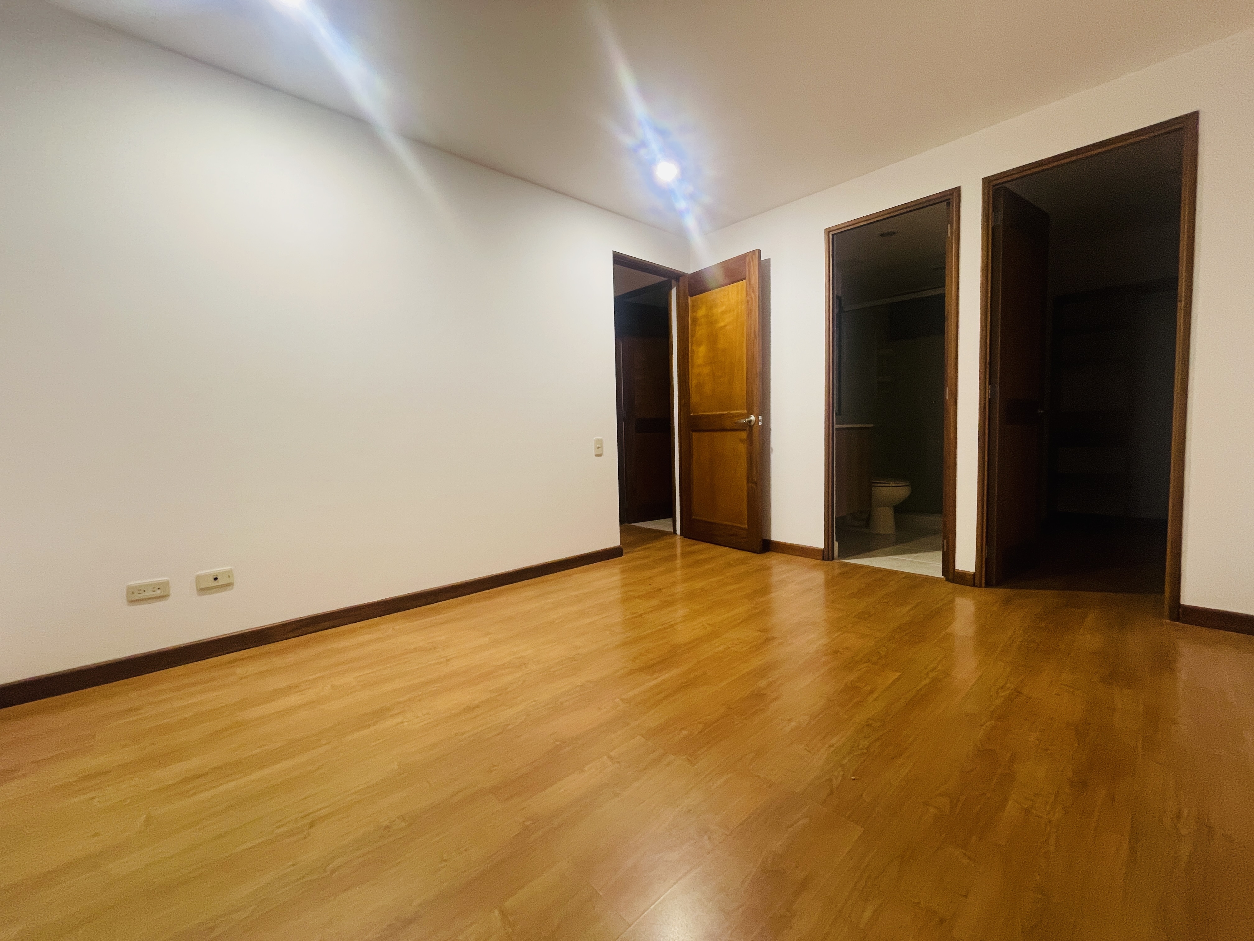 Apartamento para alquiler en milla de oro