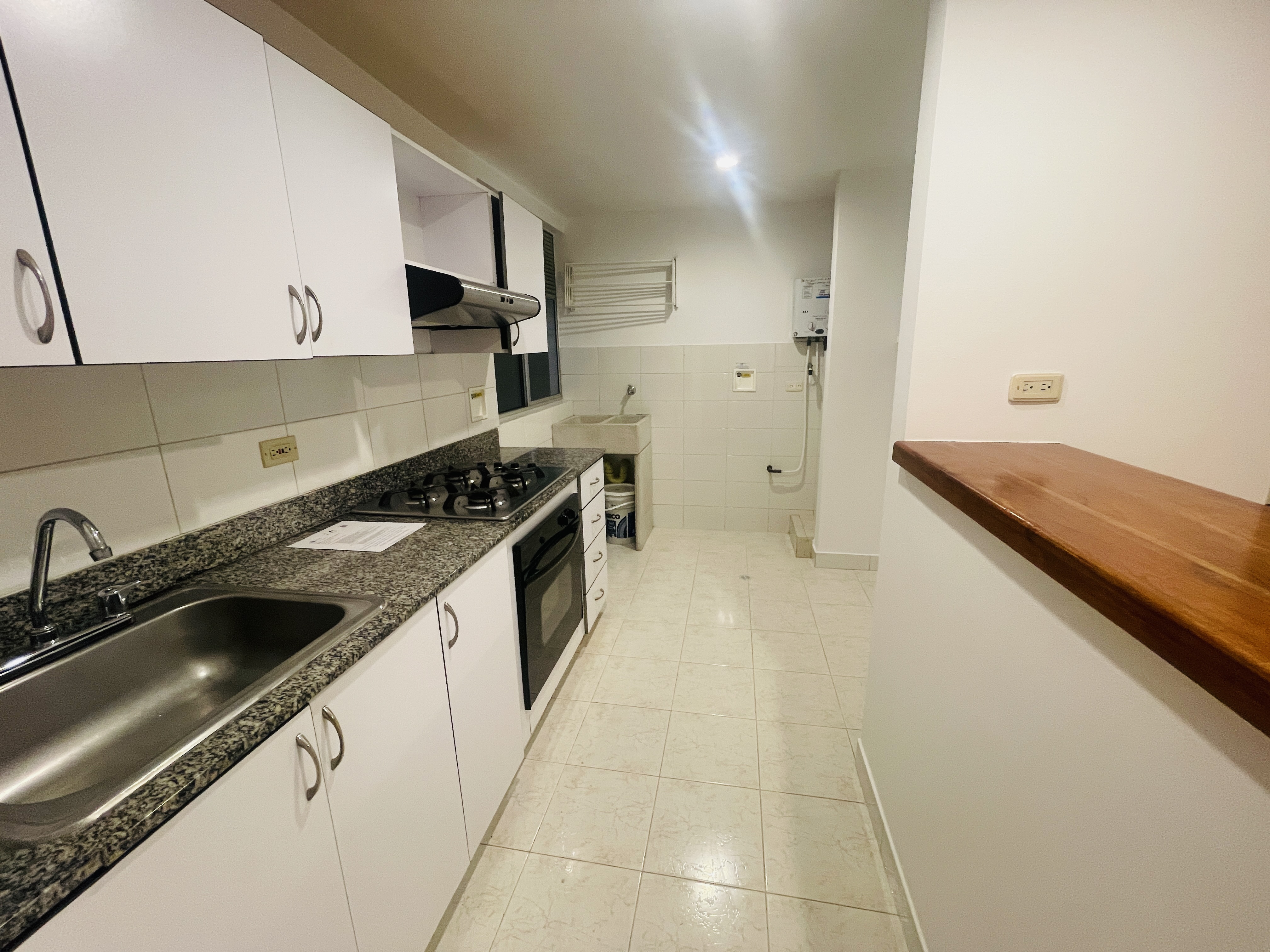 Apartamento para alquiler en milla de oro